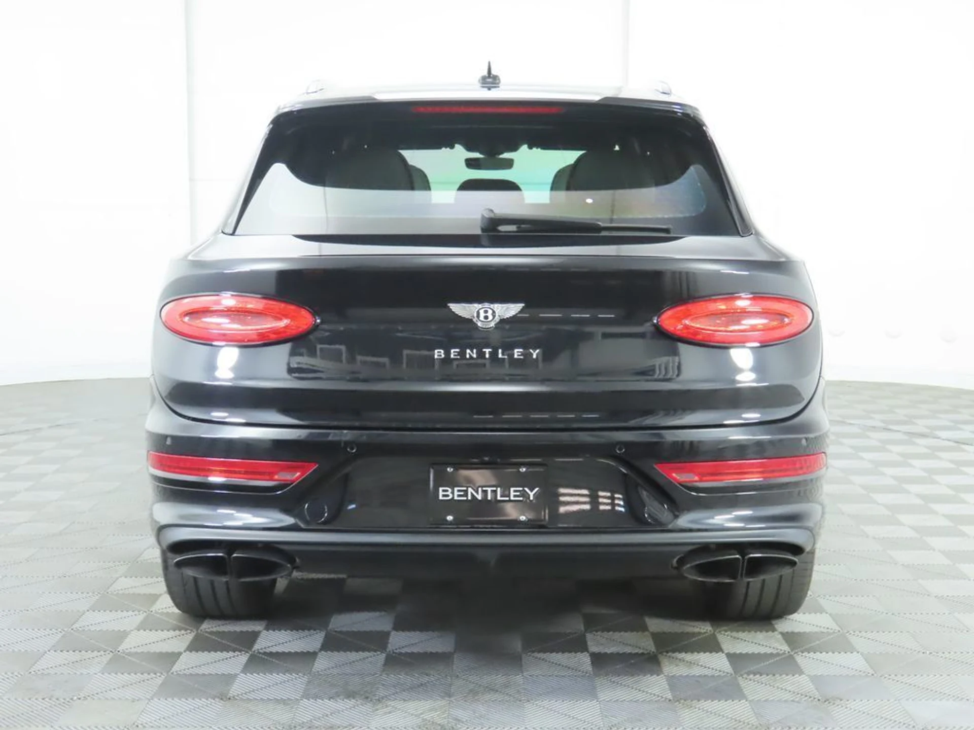 mph005_358345887_used_2023_bentley_bentayga_ewb_8119_22900823_6_1024_9018ef130f