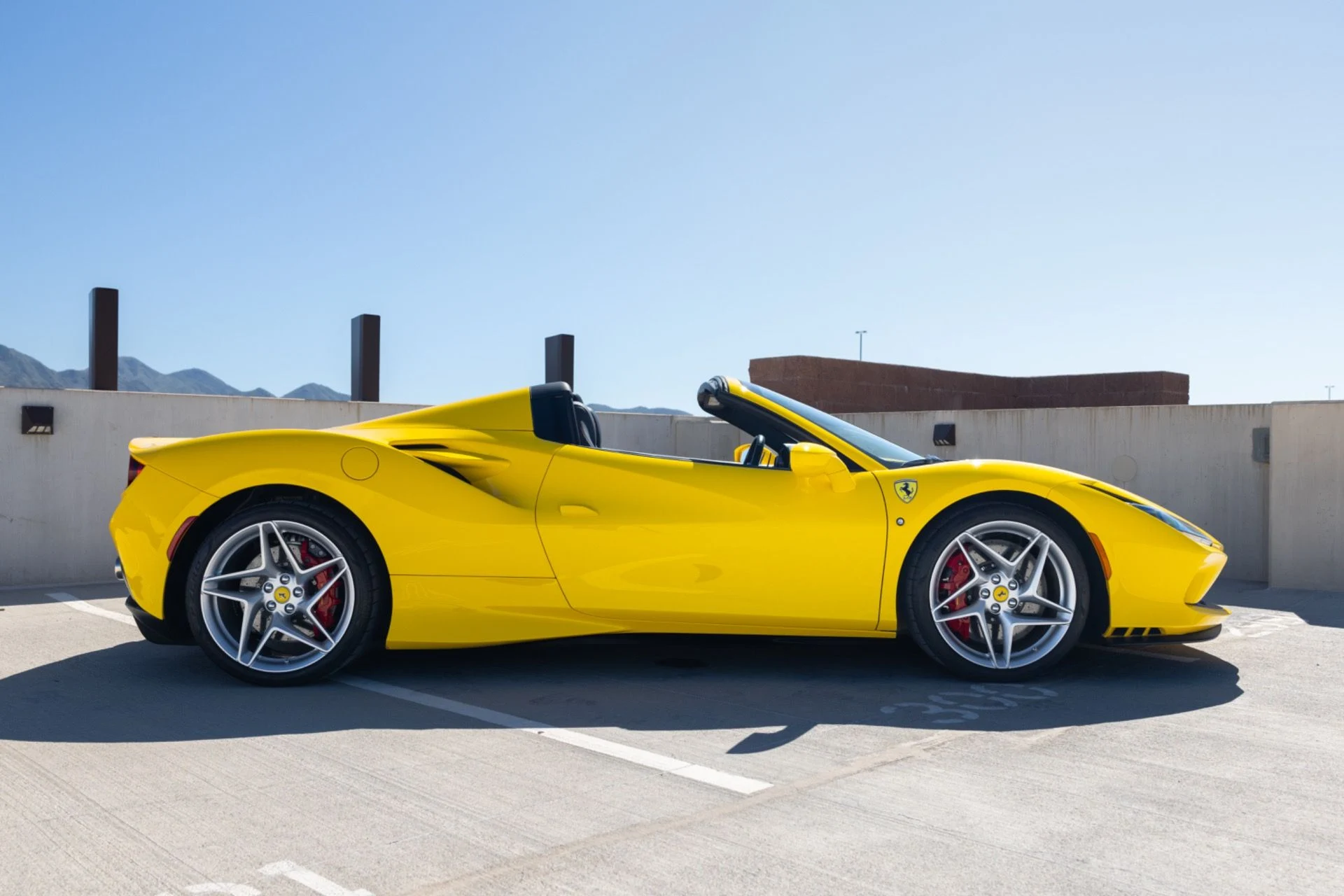 mph005_3591413446_Used_2022_Ferrari_F8_Spider_1790977692_5b792001e4