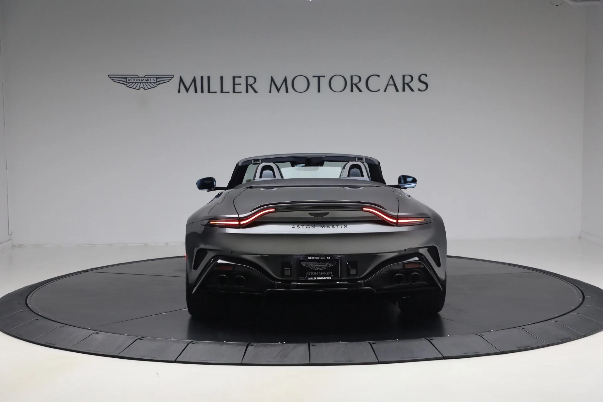 mph005_3598676425_New_2026_Aston_Martin_Vantage_S_Roadster_1787407546_405835f8c5