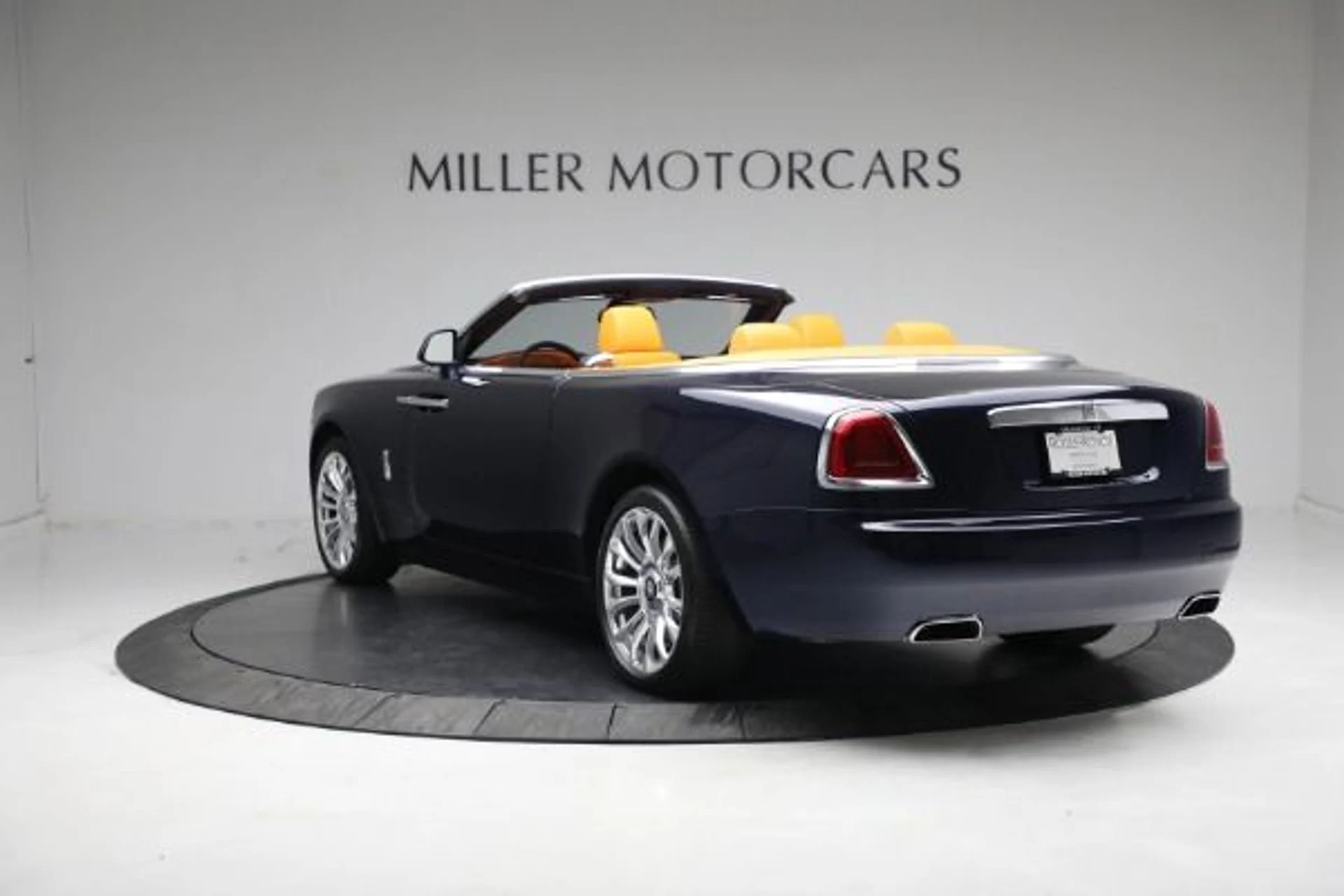 mph005_3602414553_Used_2020_Rolls_Royce_Dawn_85cda7635d