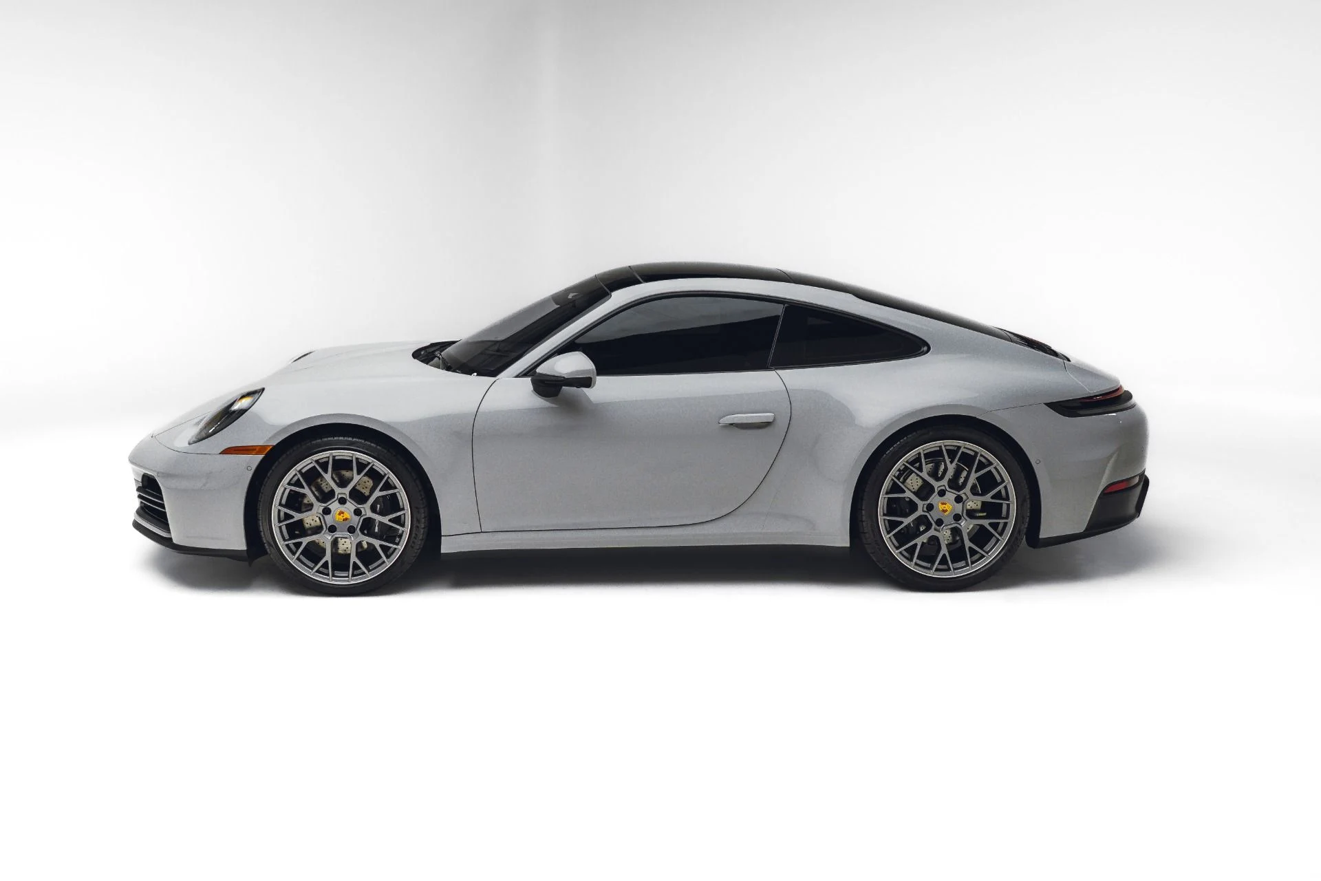 mph005_3603452168_Used_2025_Porsche_911_Carrera_1781738856_339899dbcf