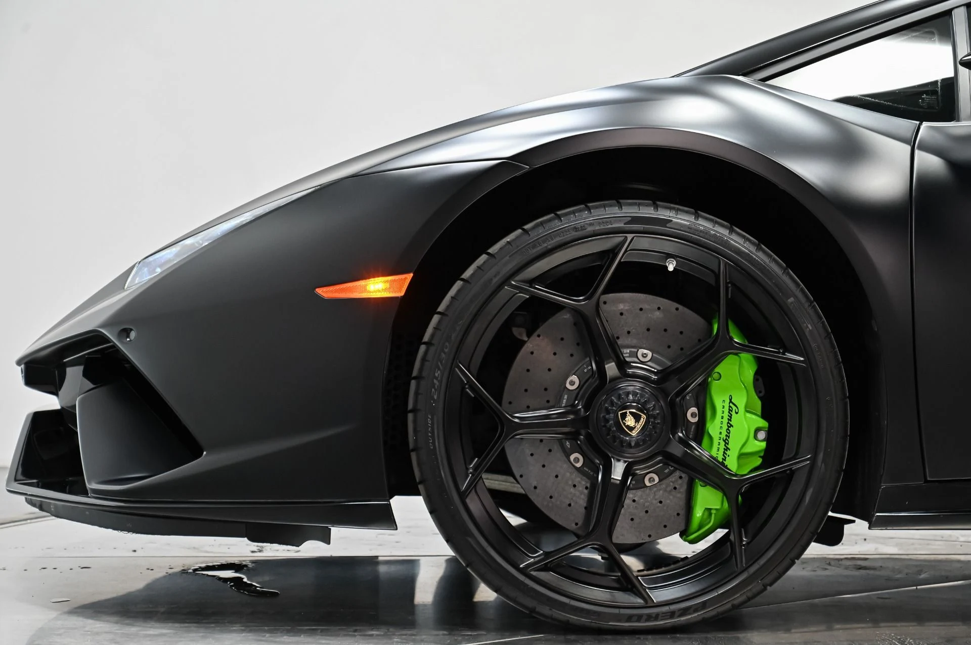 mph005_3615533436_Used_2019_Lamborghini_Huracan_Performante_1756916743_e6595cbe11