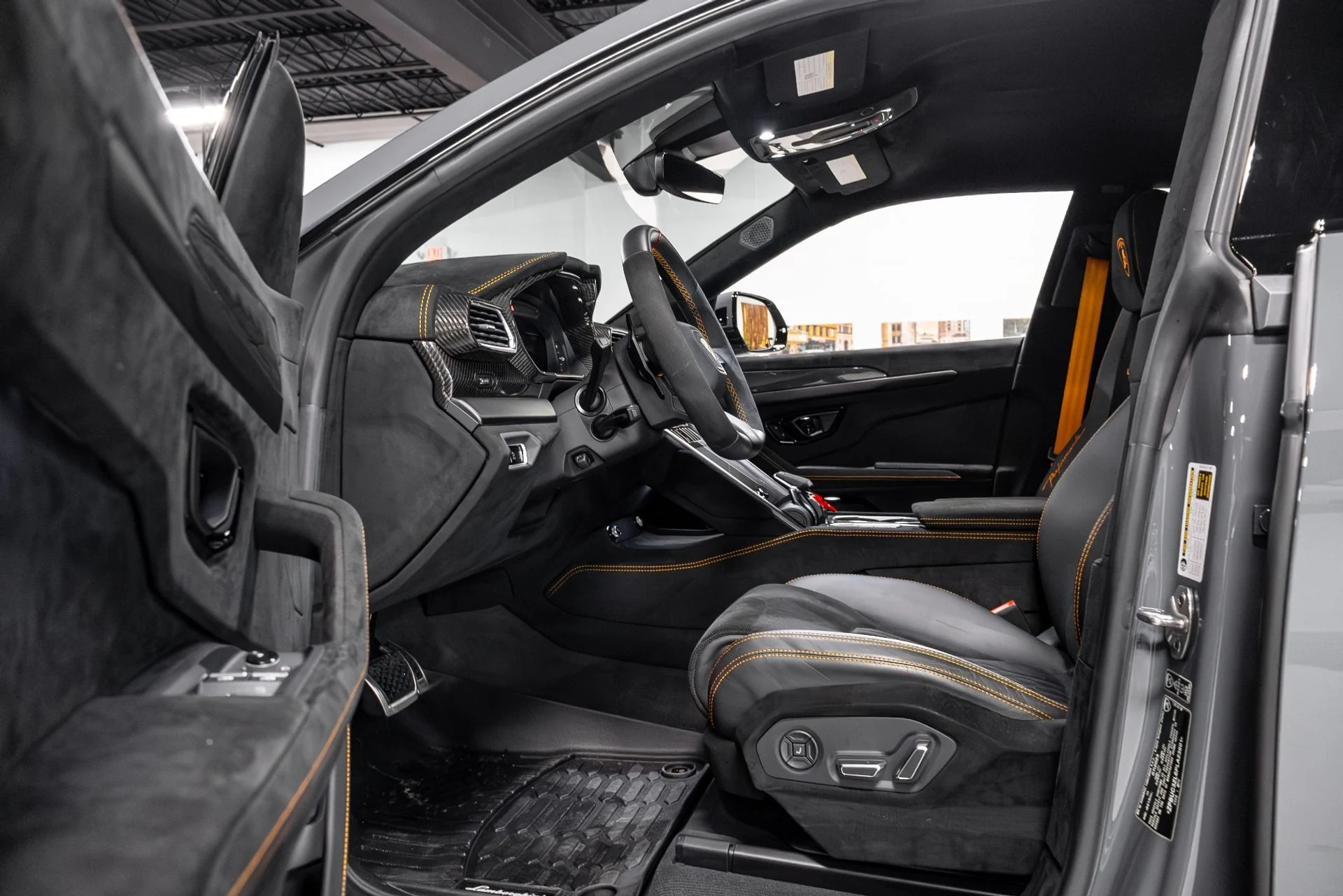 mph005_3617015288_Used_2023_Lamborghini_Urus_Performante_1766779667_ca6fbe26be