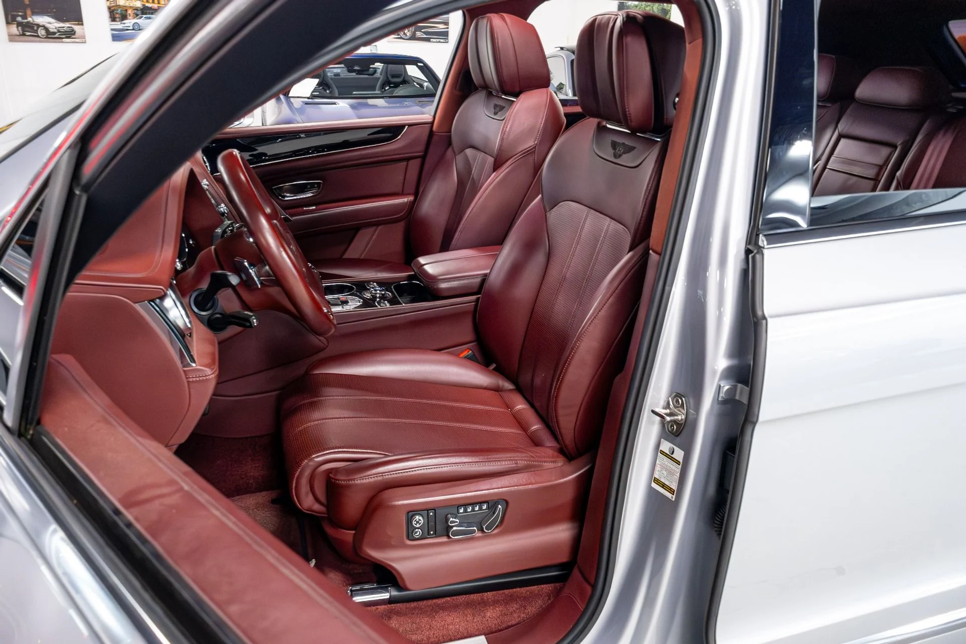 mph005_3620662714_Used_2020_Bentley_Bentayga_V8_1776285953_dab1b14424