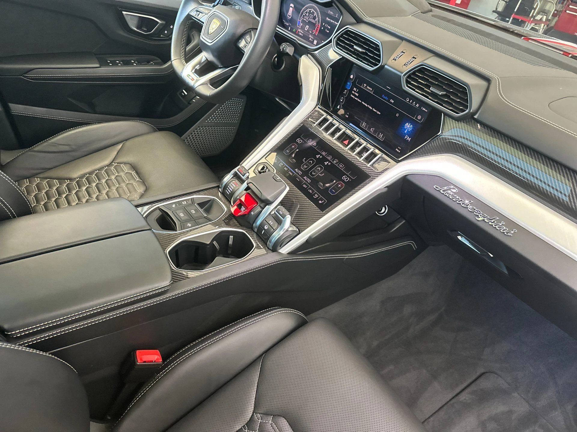 mph005_3621655738_Used_2021_Lamborghini_Urus_1785318263_4522e1d7d8