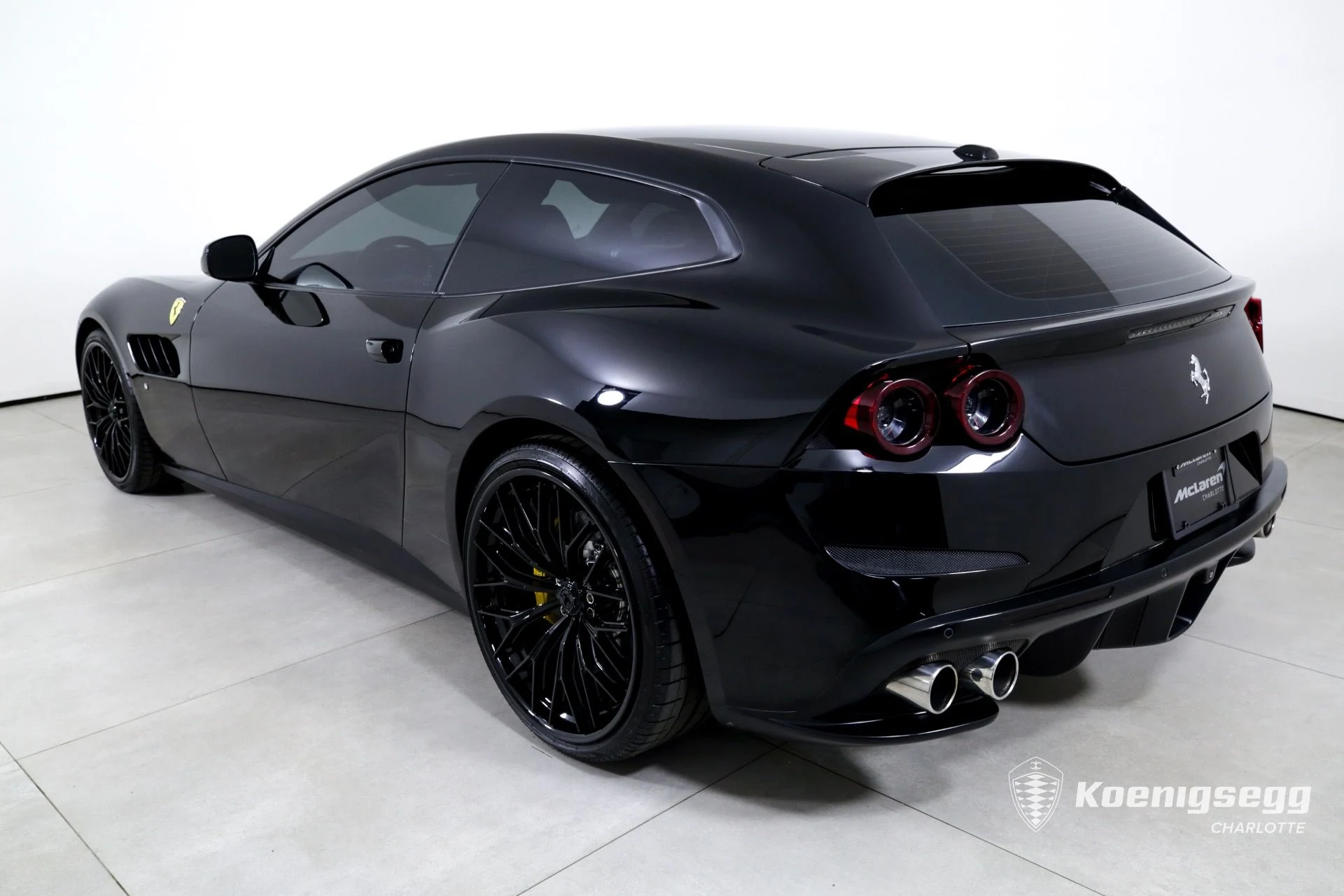 mph005_3623239828_Used_2018_Ferrari_GTC_4_Lusso_T_1761056109_736eb62d05