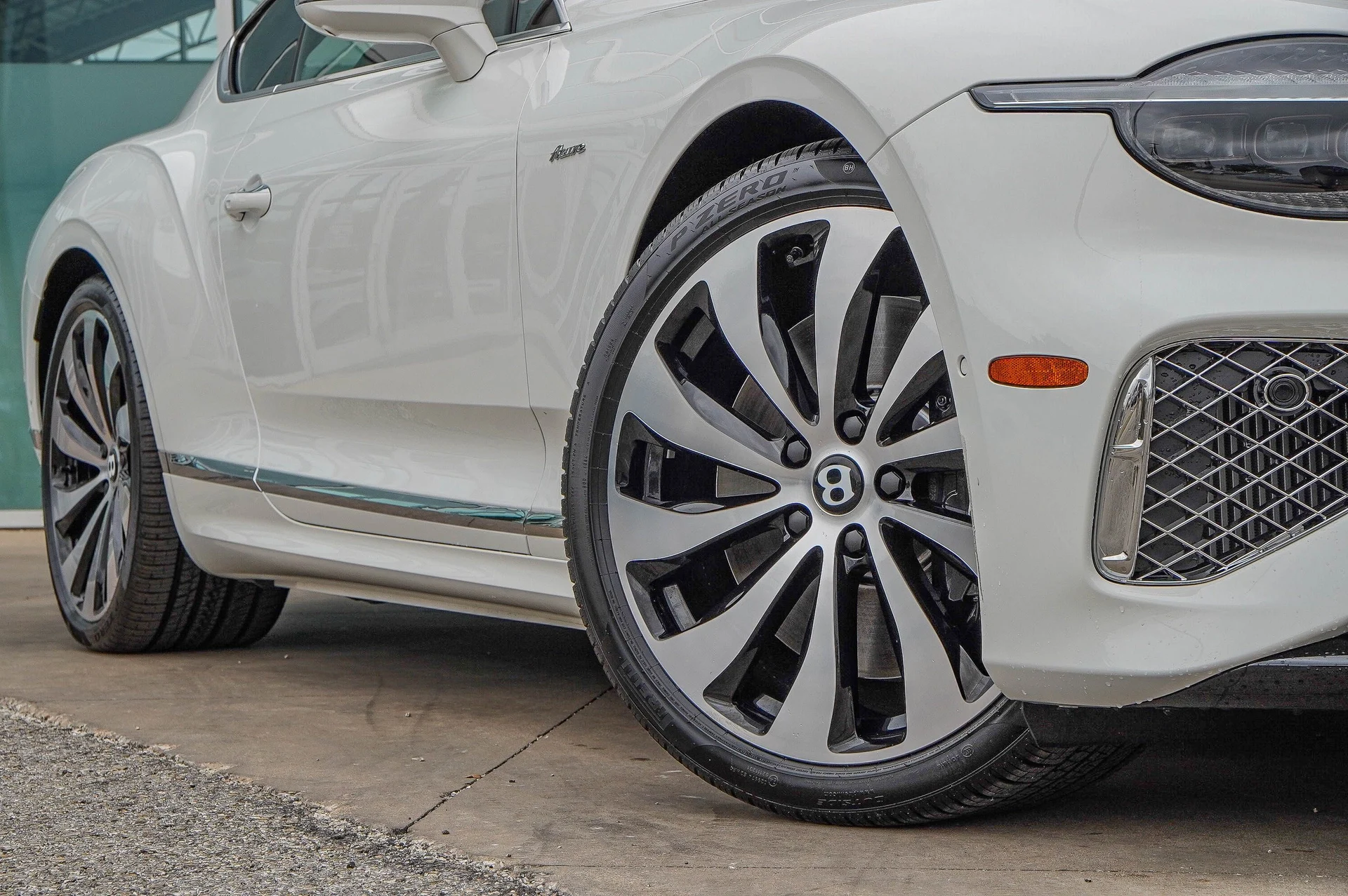 mph005_3624753651_Hi_Tech_Luxury_Imports_LLC_SCBCP_2_ZG_7_TC_025858_image_5_e75c76b7ba