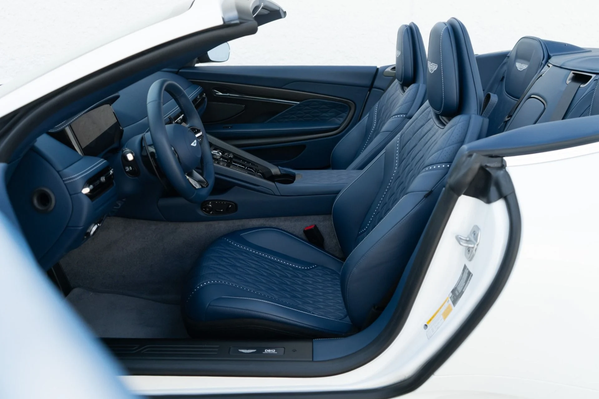 mph005_3627876377_Used_2025_Aston_Martin_DB_12_Volante_1785884214_6db579862c
