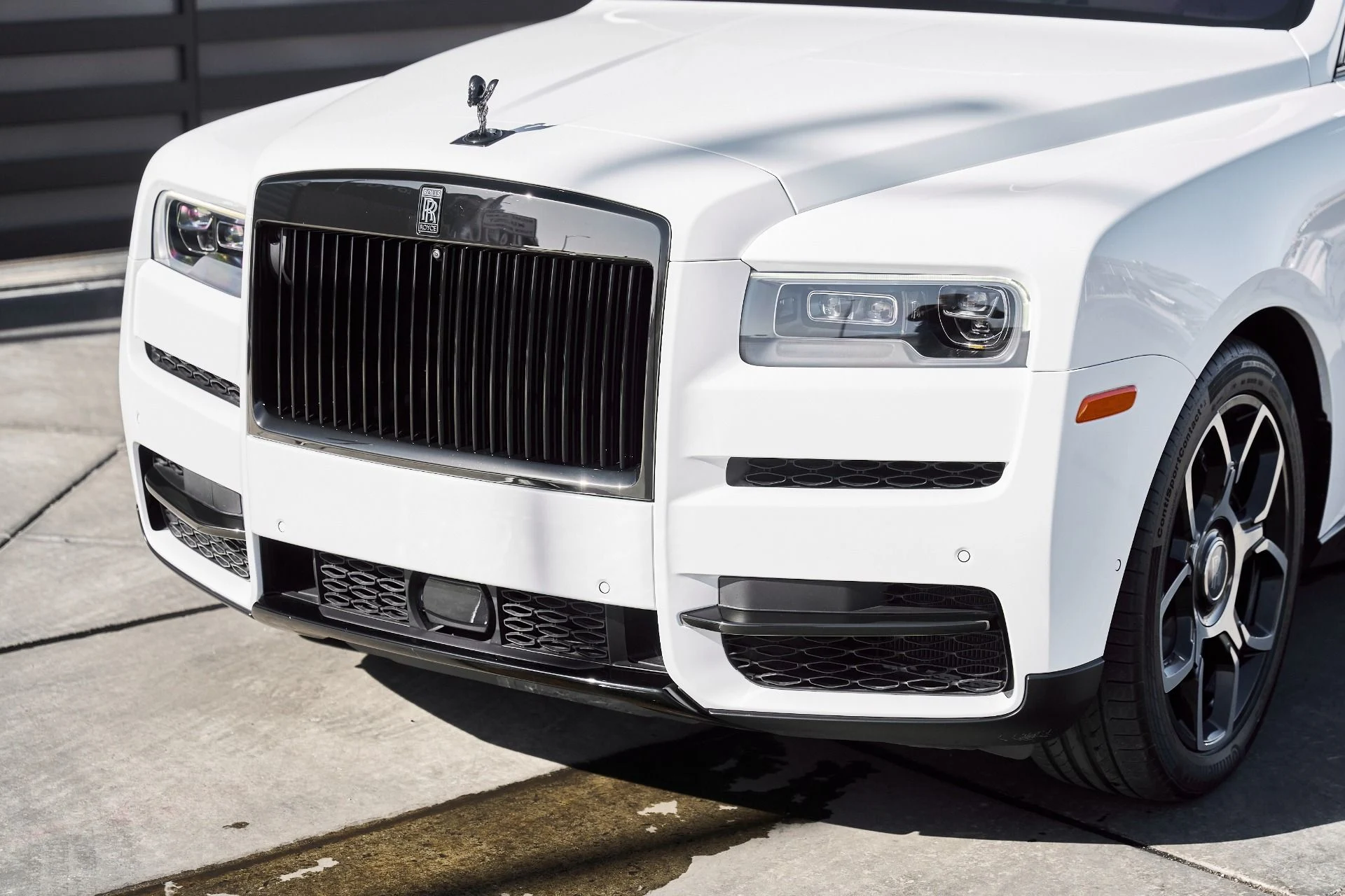 mph005_3629905000_Used_2023_Rolls_Royce_Cullinan_Black_Badge_1769736393_6f9e9dc0cf