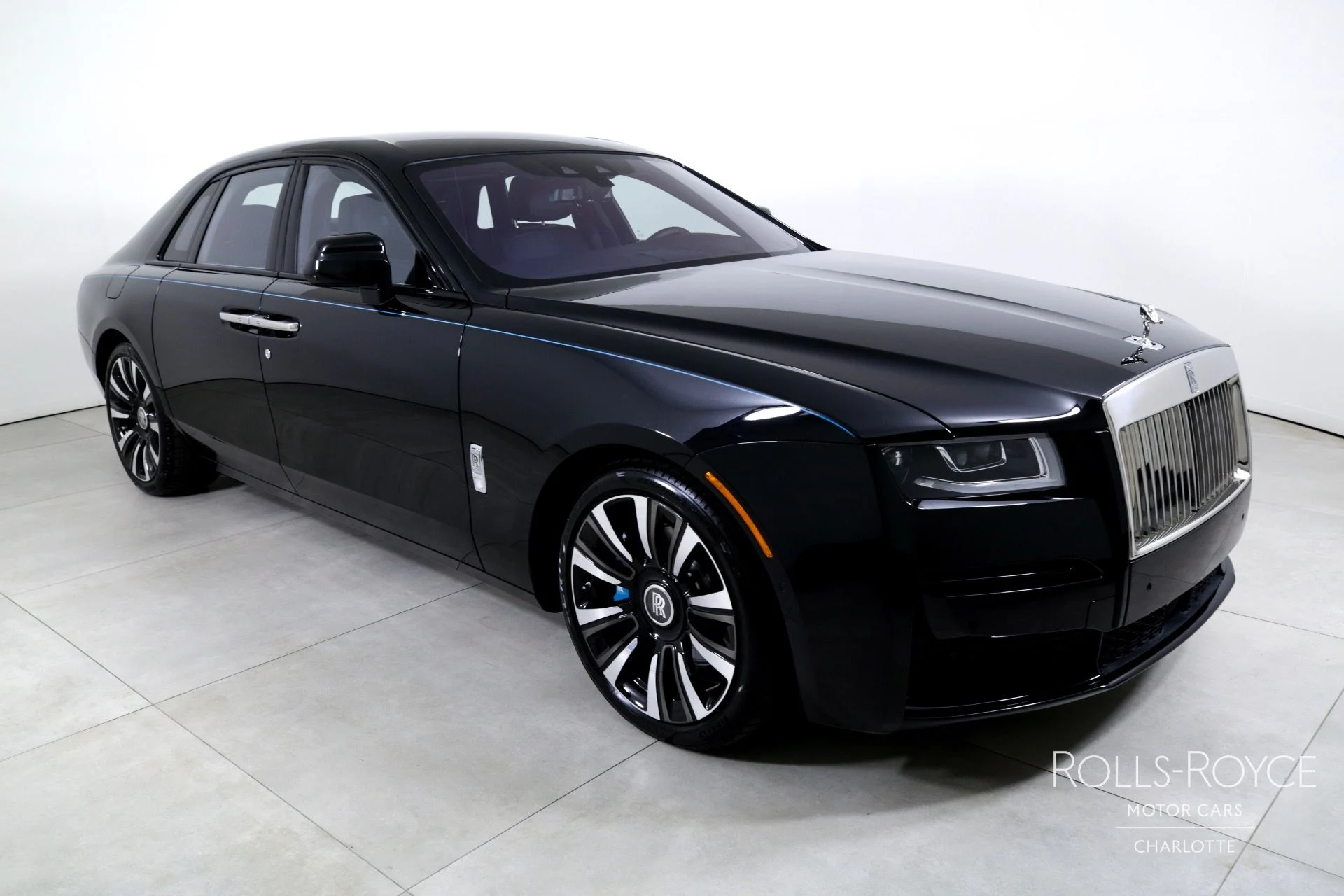 mph005_3631674346_Used_2024_Rolls_Royce_Ghost_1746461568_d436a1a300