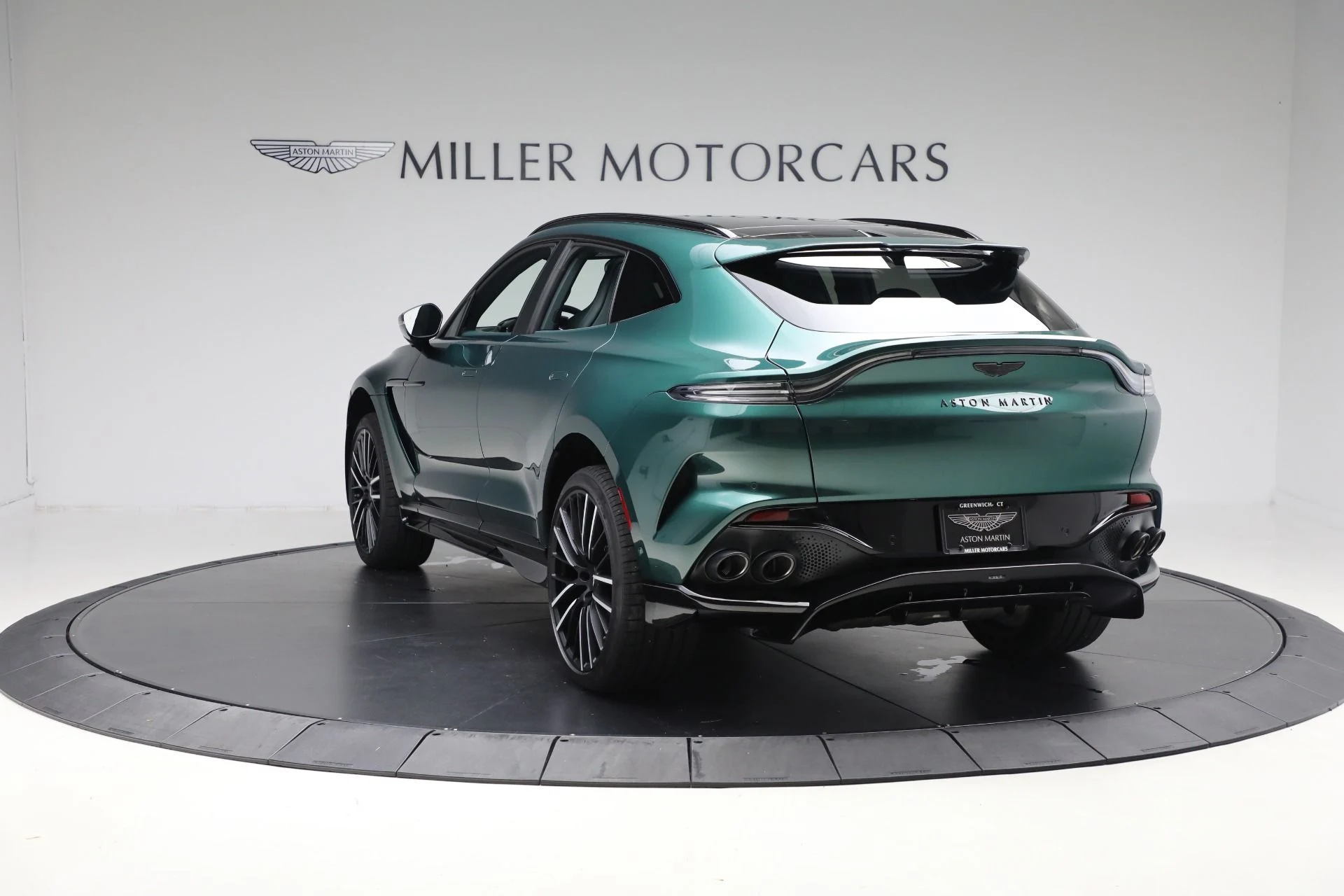 mph005_364009416_New_2025_Aston_Martin_DBX_707_9b24c2dbd7