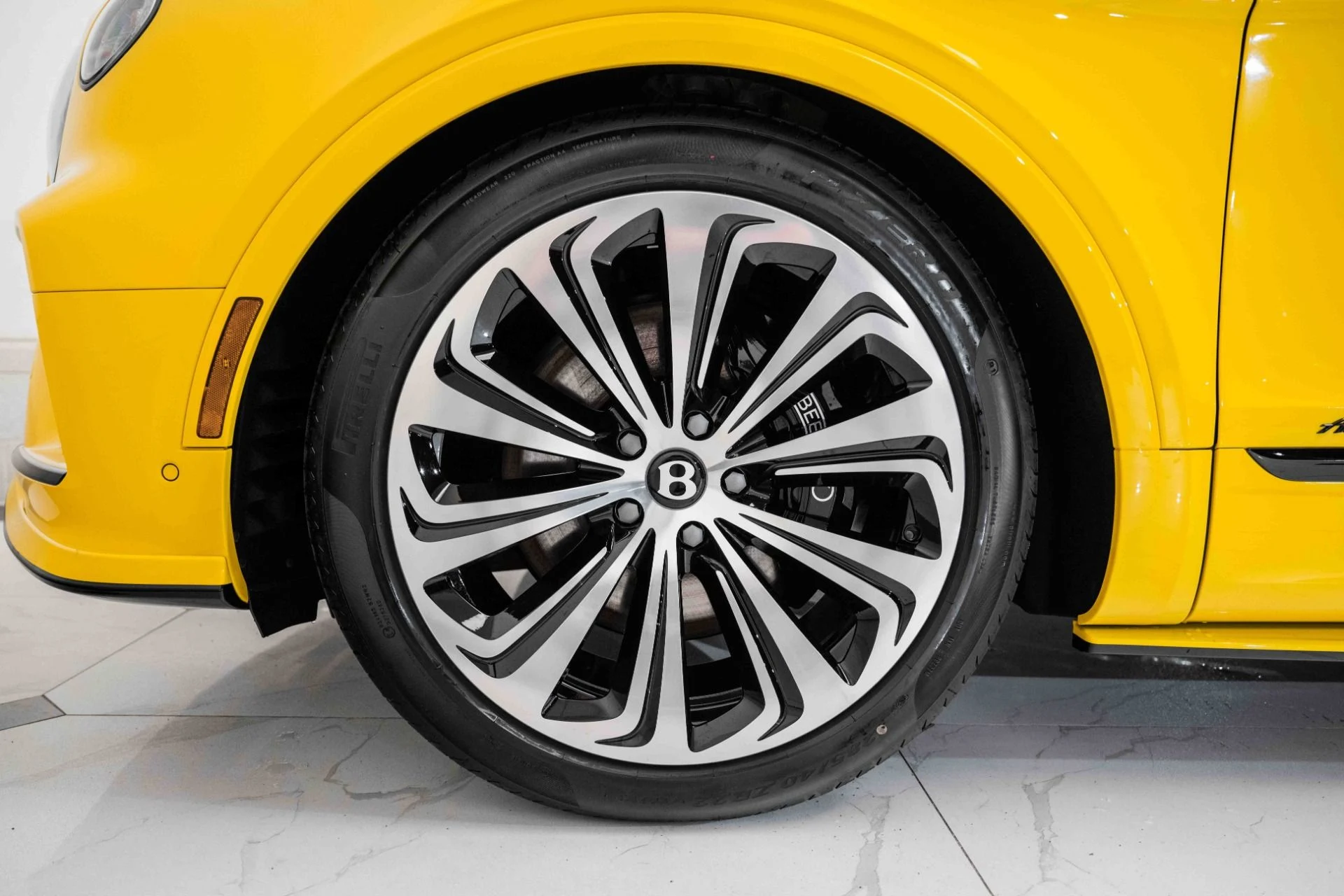 mph005_3644835942_Used_2024_Bentley_Bentayga_Azure_V8_1721581484_b163376217