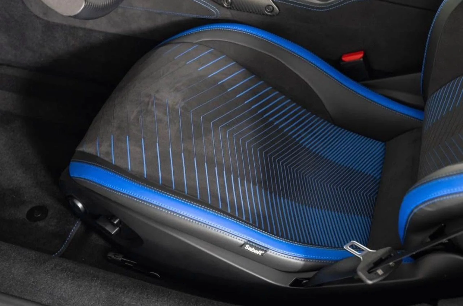 mph005_3648350088_Used_2022_Maserati_MC_20_1767916284_a33deea730