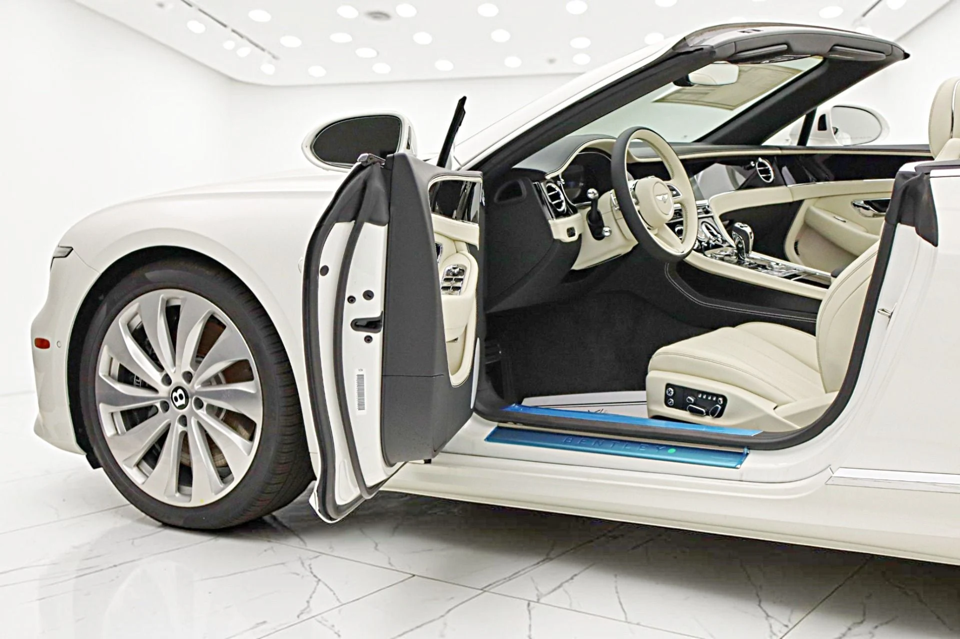 mph005_3655679074_New_2026_Bentley_Continental_GTC_bea95184d0