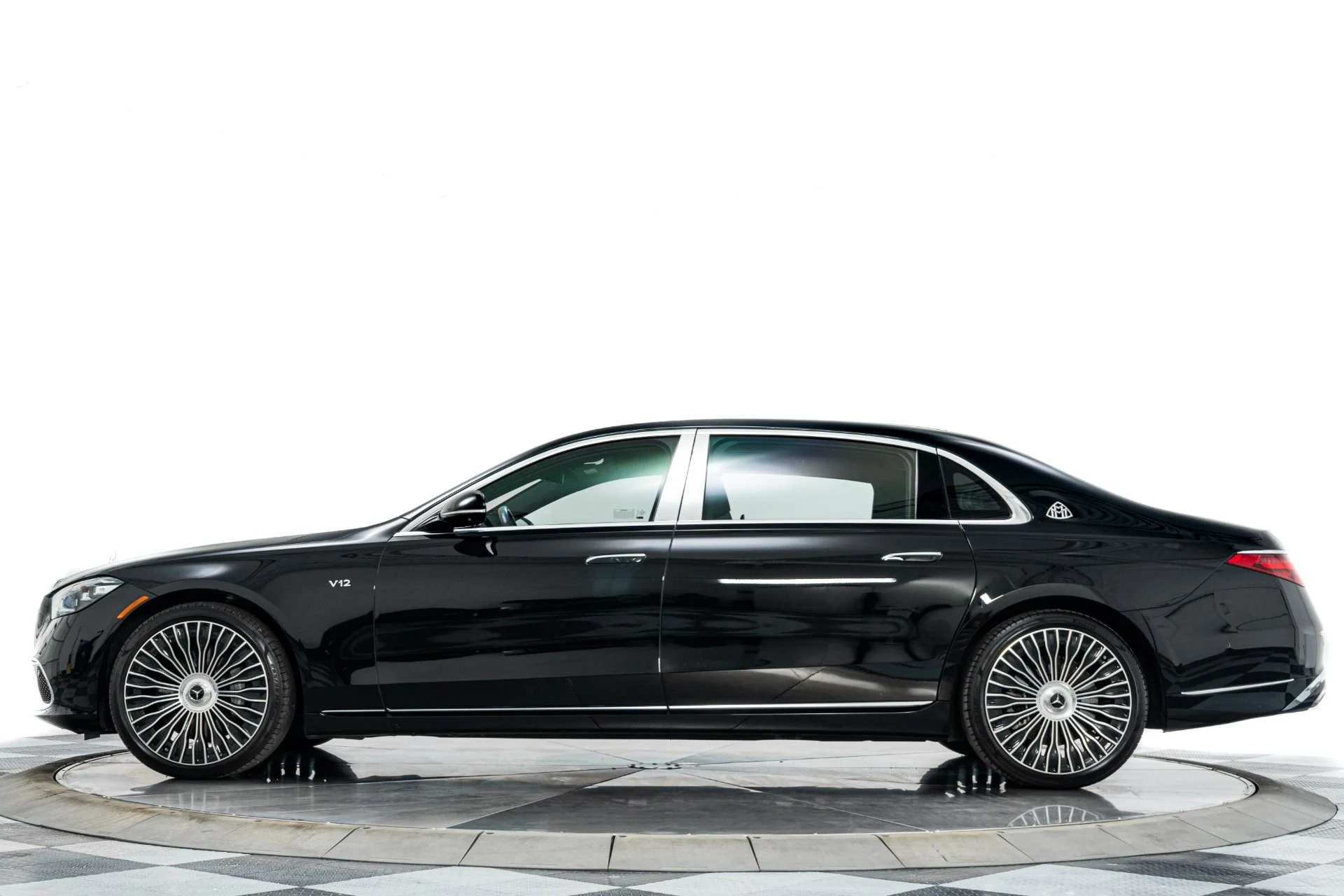 mph005_3658626770_Used_2022_Mercedes_Benz_Mercedes_Maybach_S_680_Executive_Rear_Seat_Package_V12_Power_Immense_Room_1774031261_7a043b5269