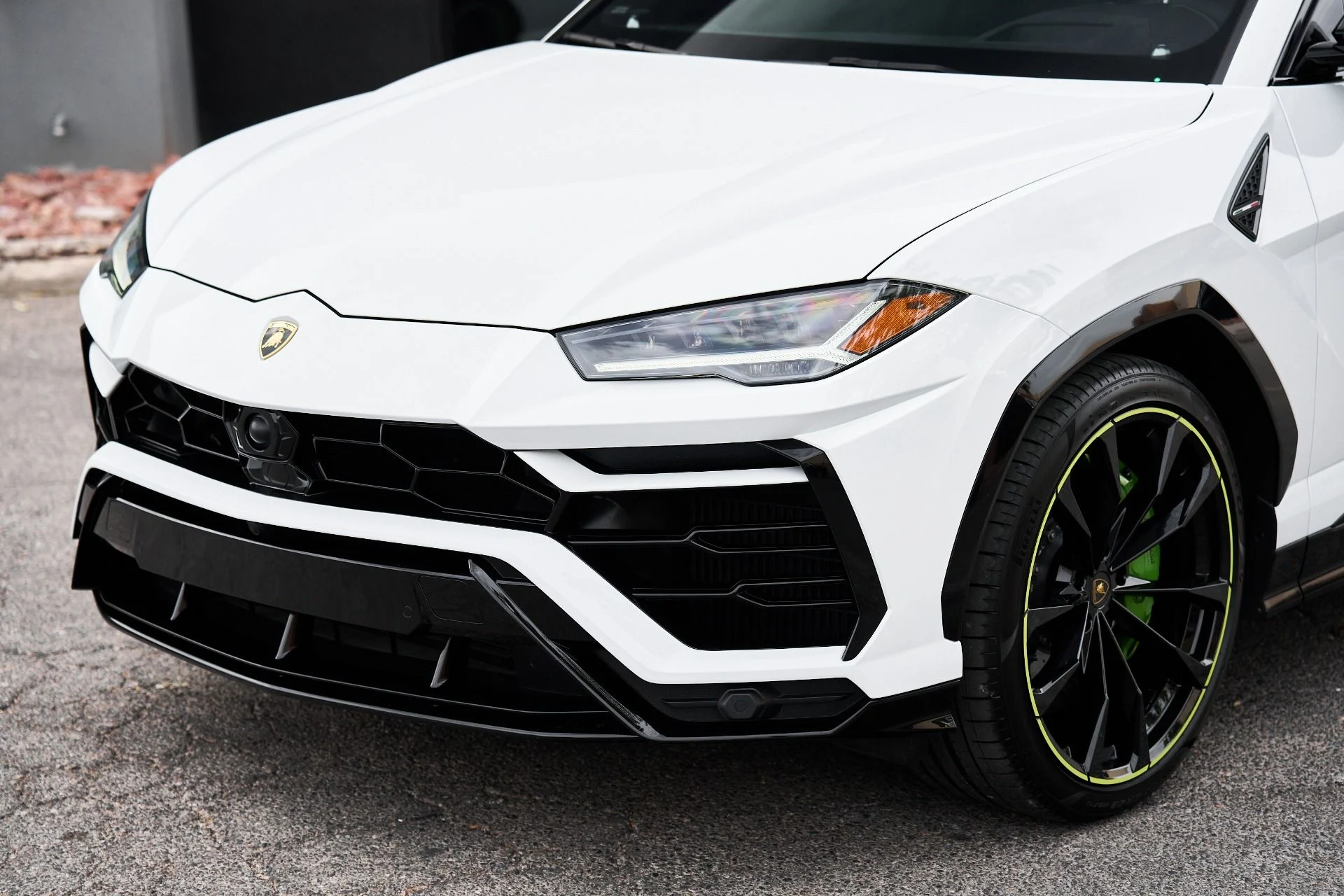 mph005_3662231733_Used_2022_Lamborghini_Urus_Base_1758404776_97430159cf
