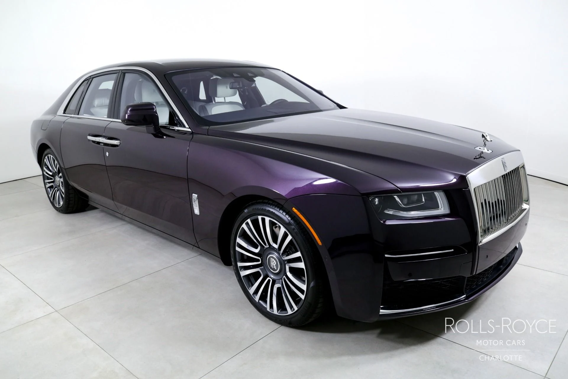 mph005_366938449_Used_2024_Rolls_Royce_Ghost_1745266805_ea26289dfa