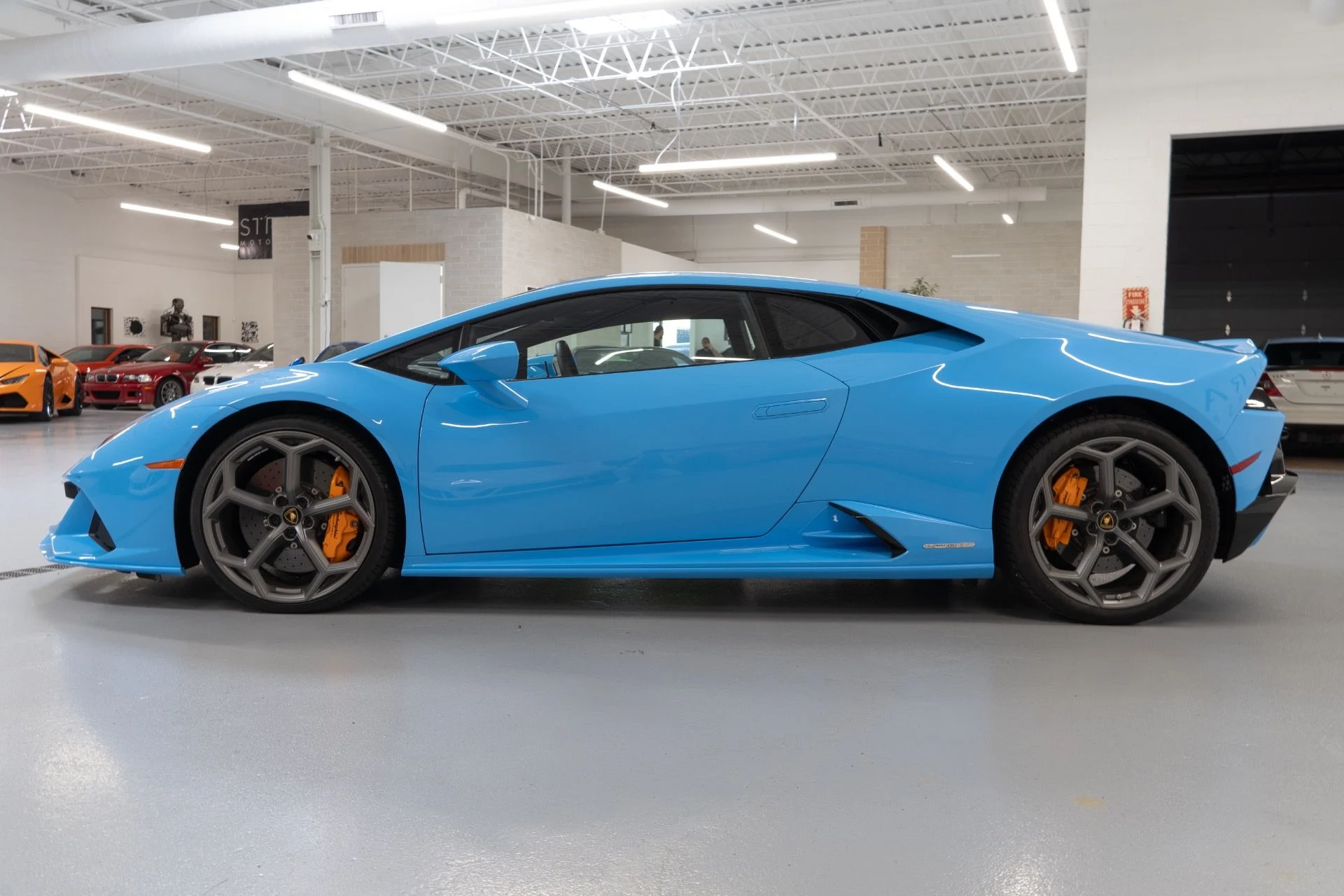 mph005_367262444_Used_2020_Lamborghini_Huracan_EVO_1757706094_2889bdbb8e