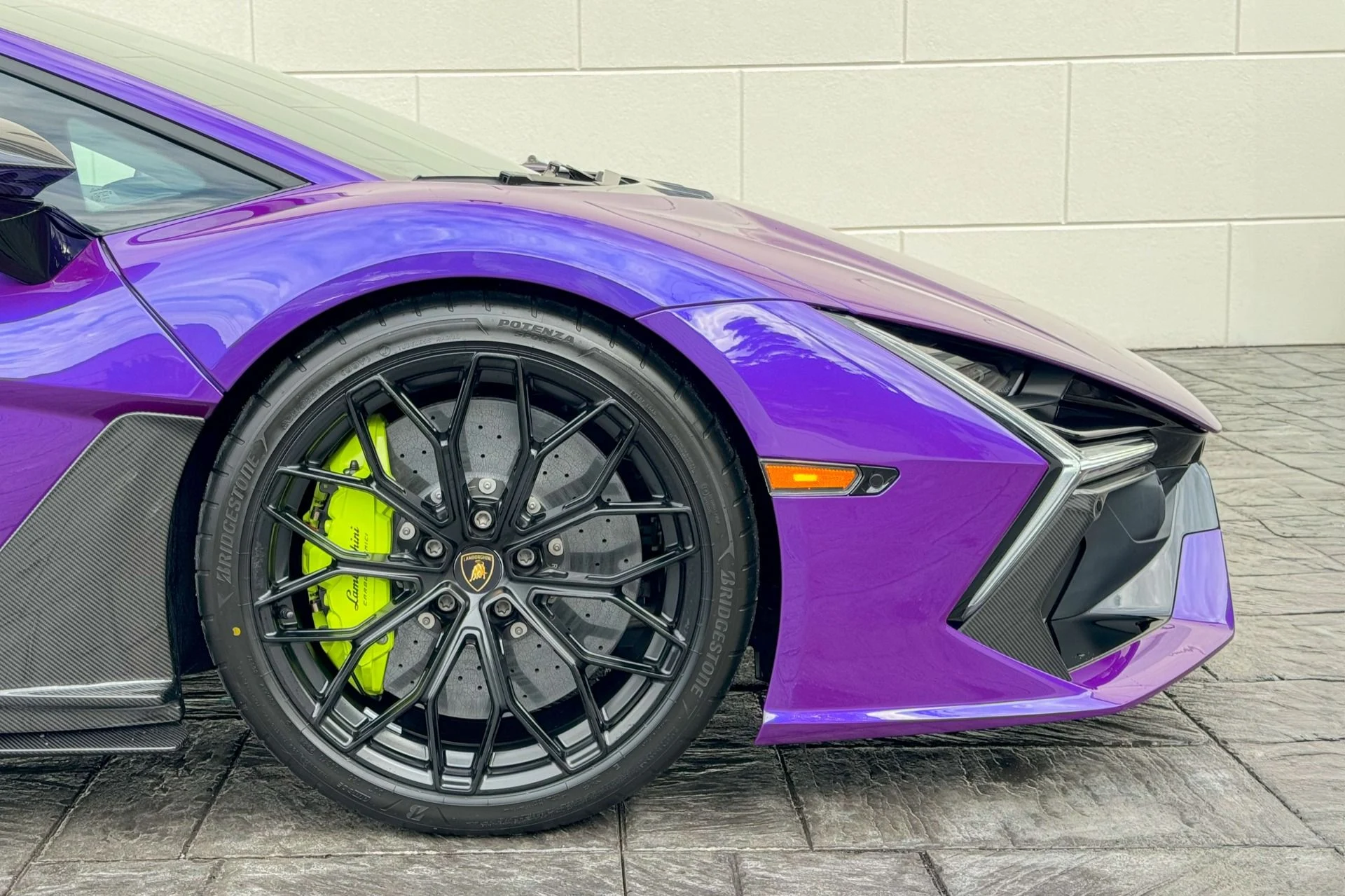 mph005_3673523567_Used_2024_Lamborghini_Revuelto_1741338341_932b1ec016