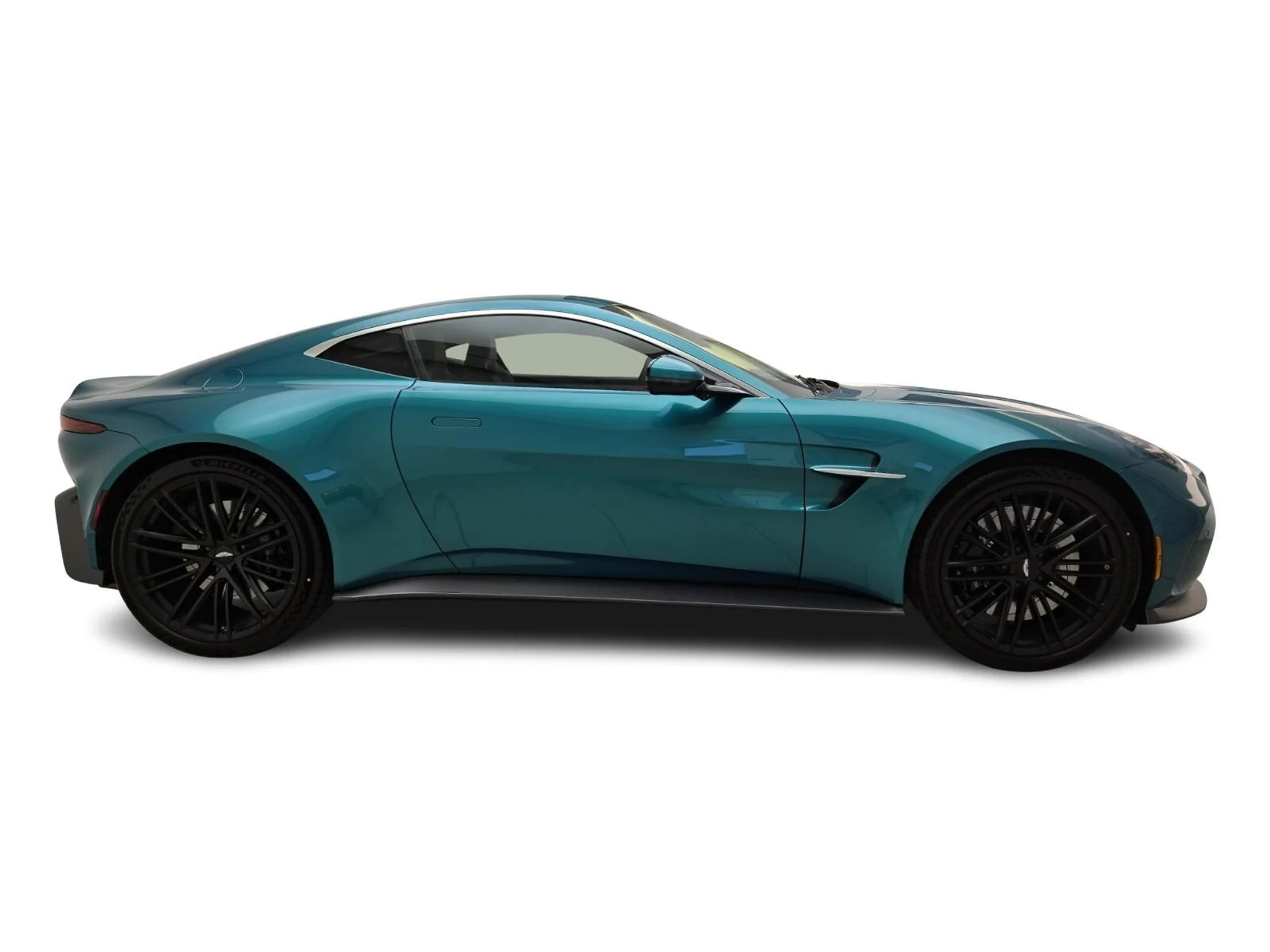 mph005_3677754727_New_2025_Aston_Martin_Vantage_1753161753_6db19164d4