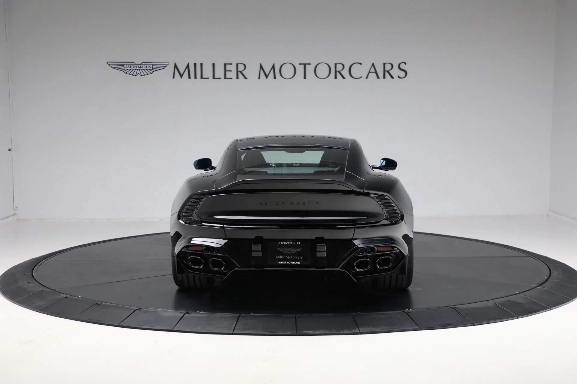 mph005_3688375273_New_2025_Aston_Martin_Vanquish_04564eb277