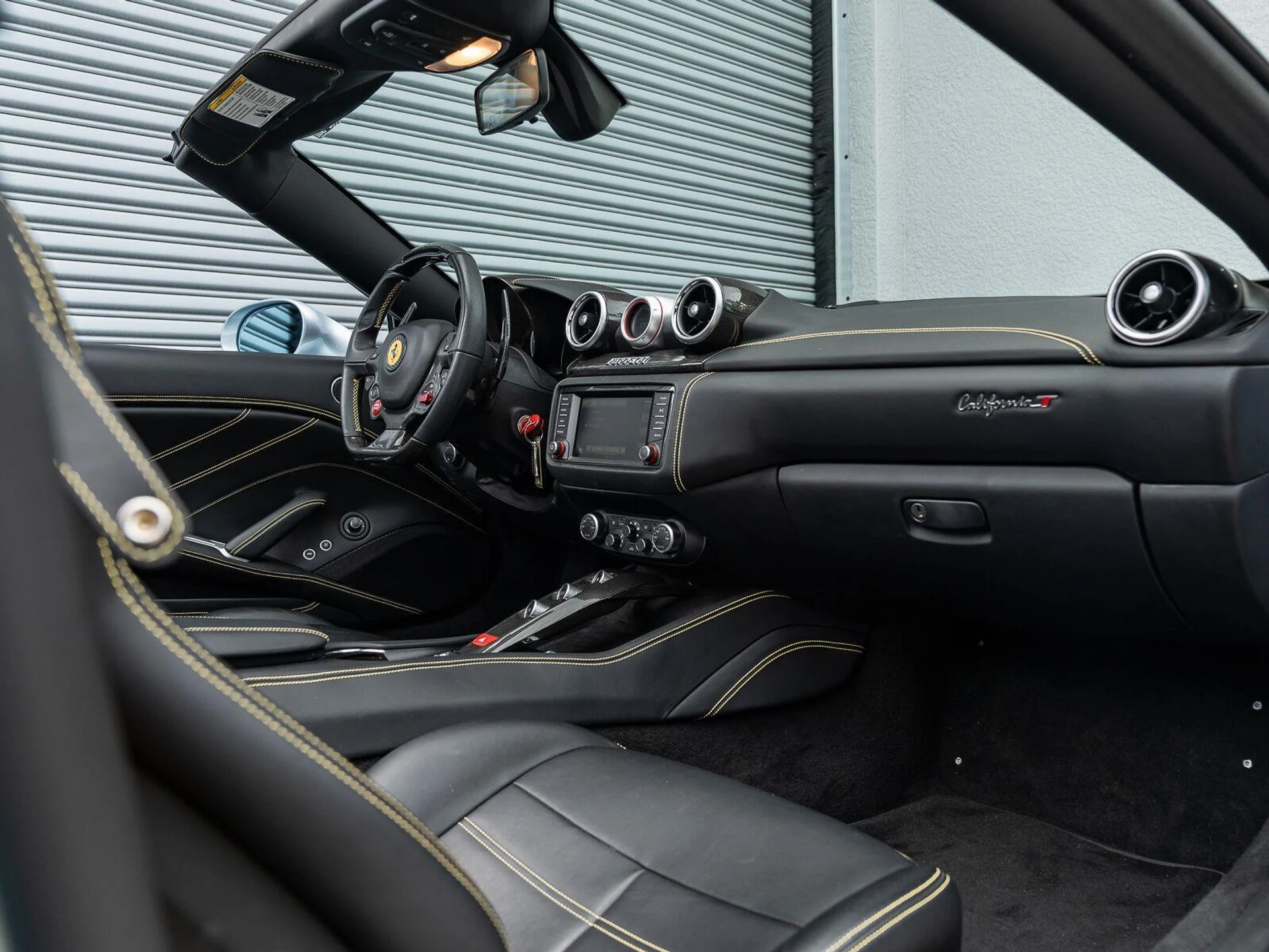 mph005_3696637440_Used_2016_Ferrari_California_T_1785949652_03375ff62f