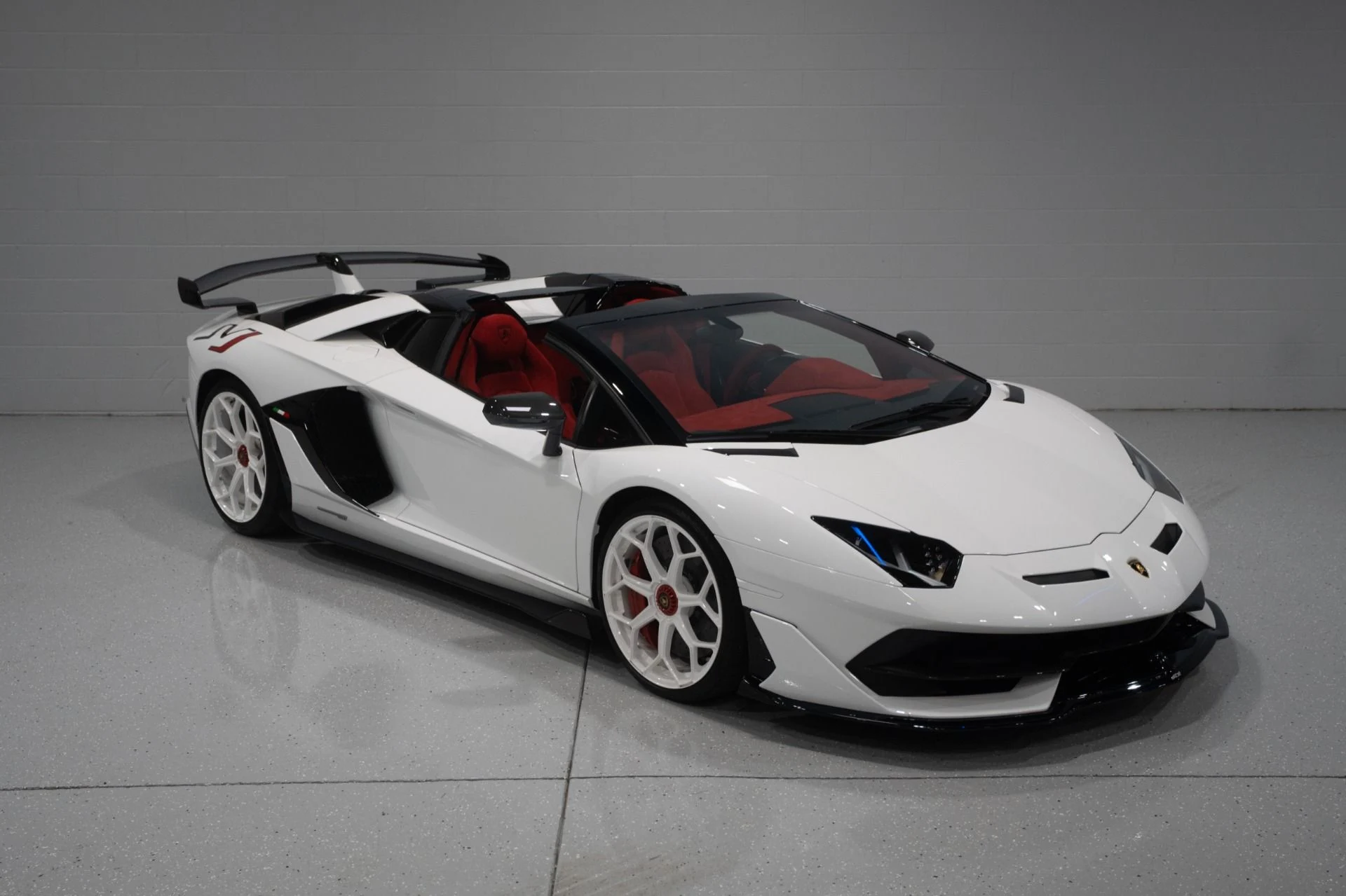 mph005_3701707404_Used_2020_Lamborghini_Aventador_LP_770_4_SVJ_1784235565_ebc7fd2324
