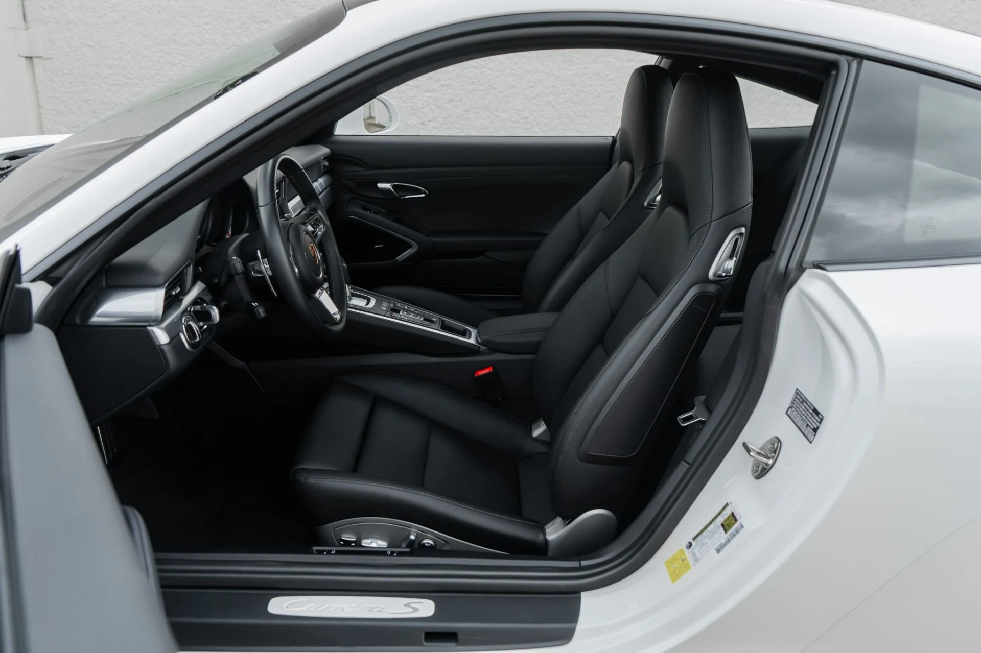 mph005_3701886872_Used_2018_Porsche_911_Carrera_S_1778021411_1da212d884