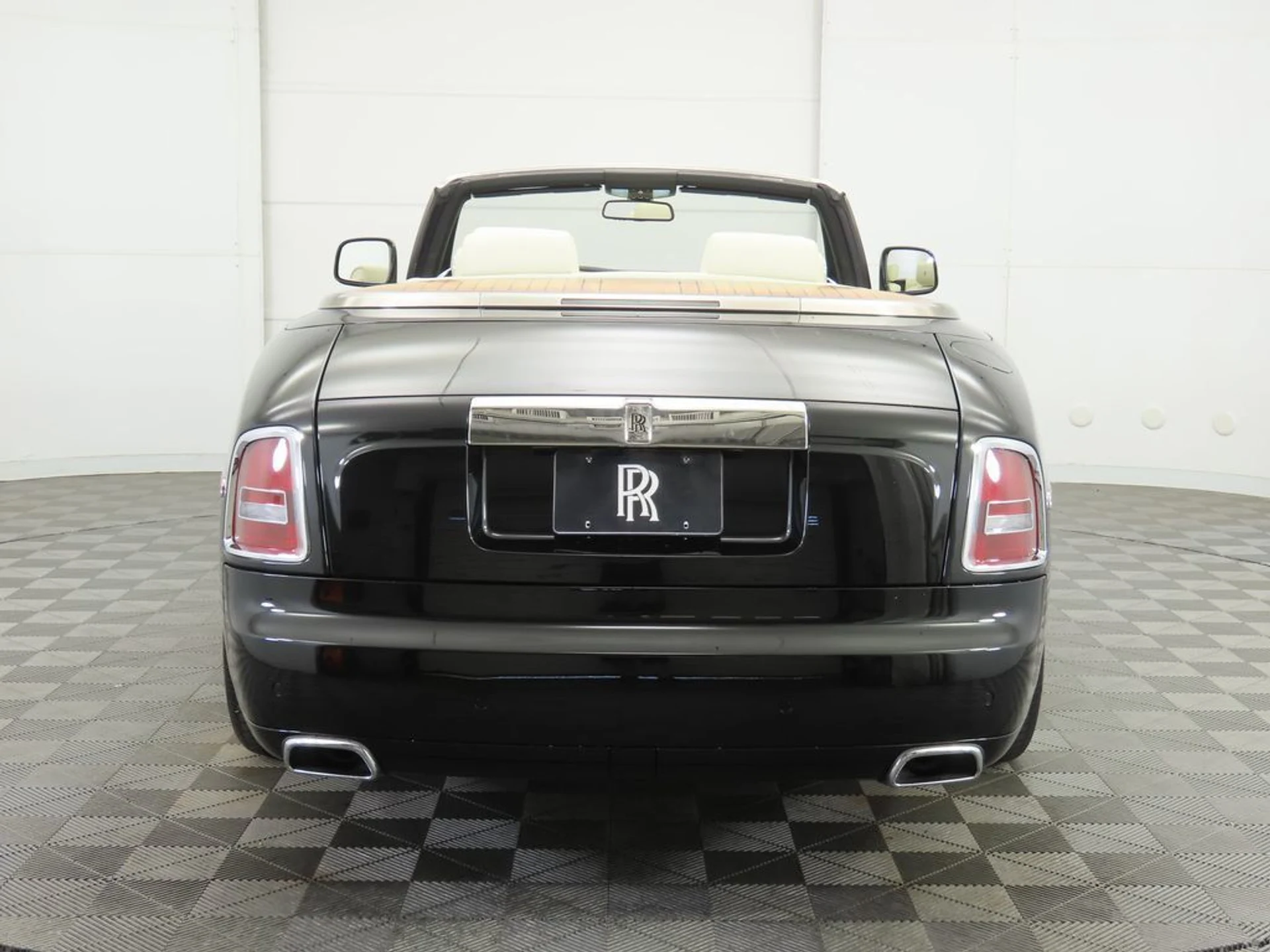 mph005_3702815648_used_2012_rolls_royce_phantom_coupe_2drdrophead_8119_22959977_6_1024_bc5ebbd011