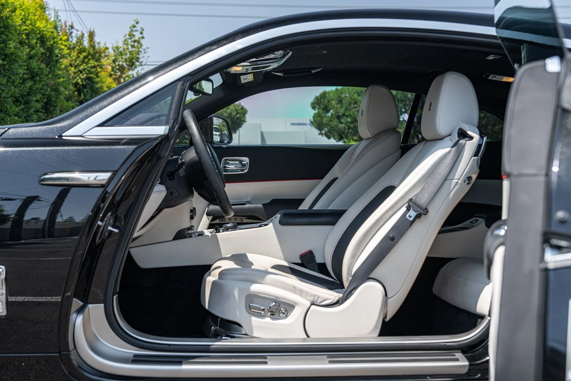 mph005_3709326764_Used_2018_Rolls_Royce_Wraith_1752607018_5825175d6d