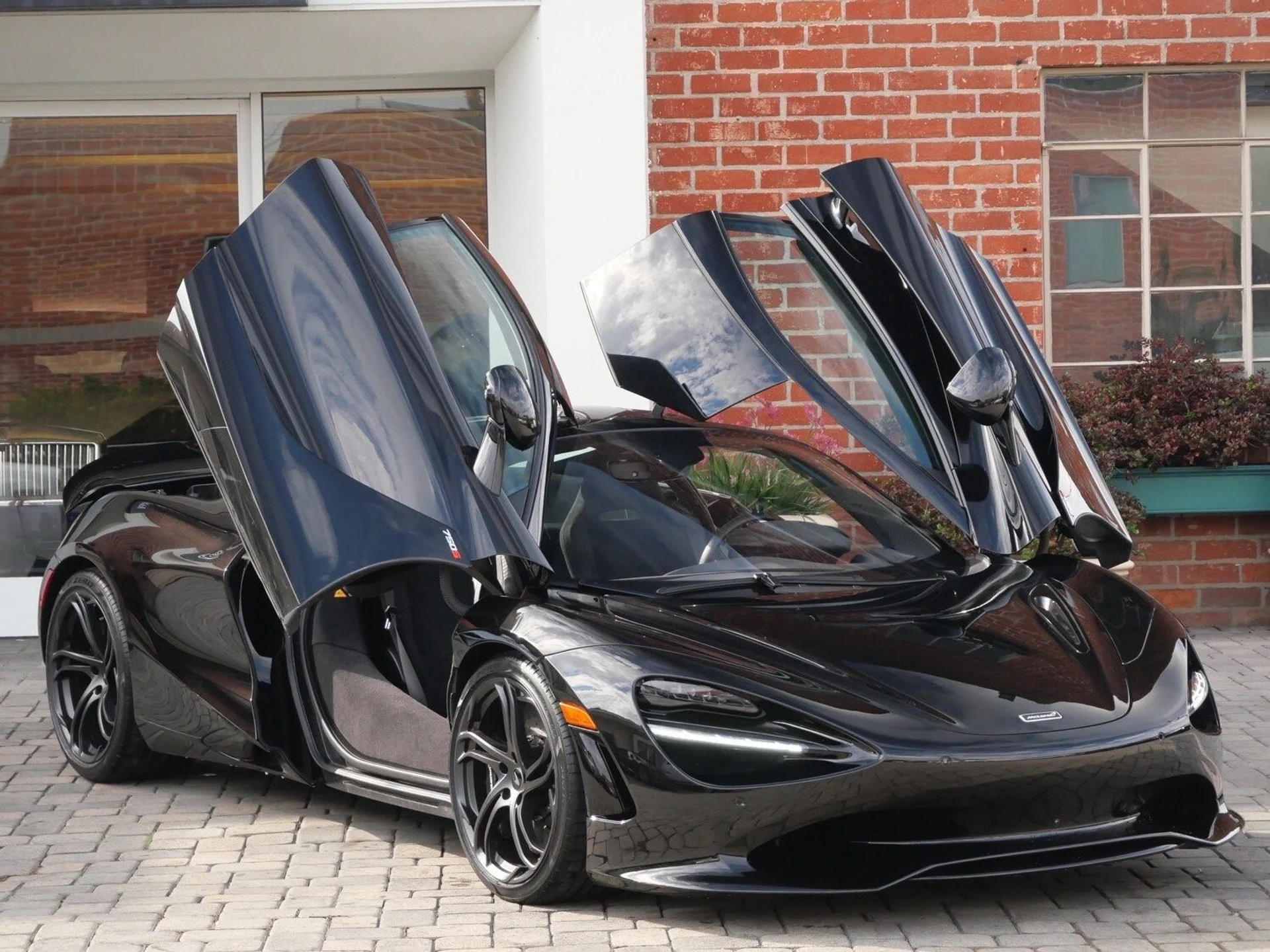 mph005_372116670_df0560a9a4e13bcc0f25cc7f24f99e23x_6ab43ae532