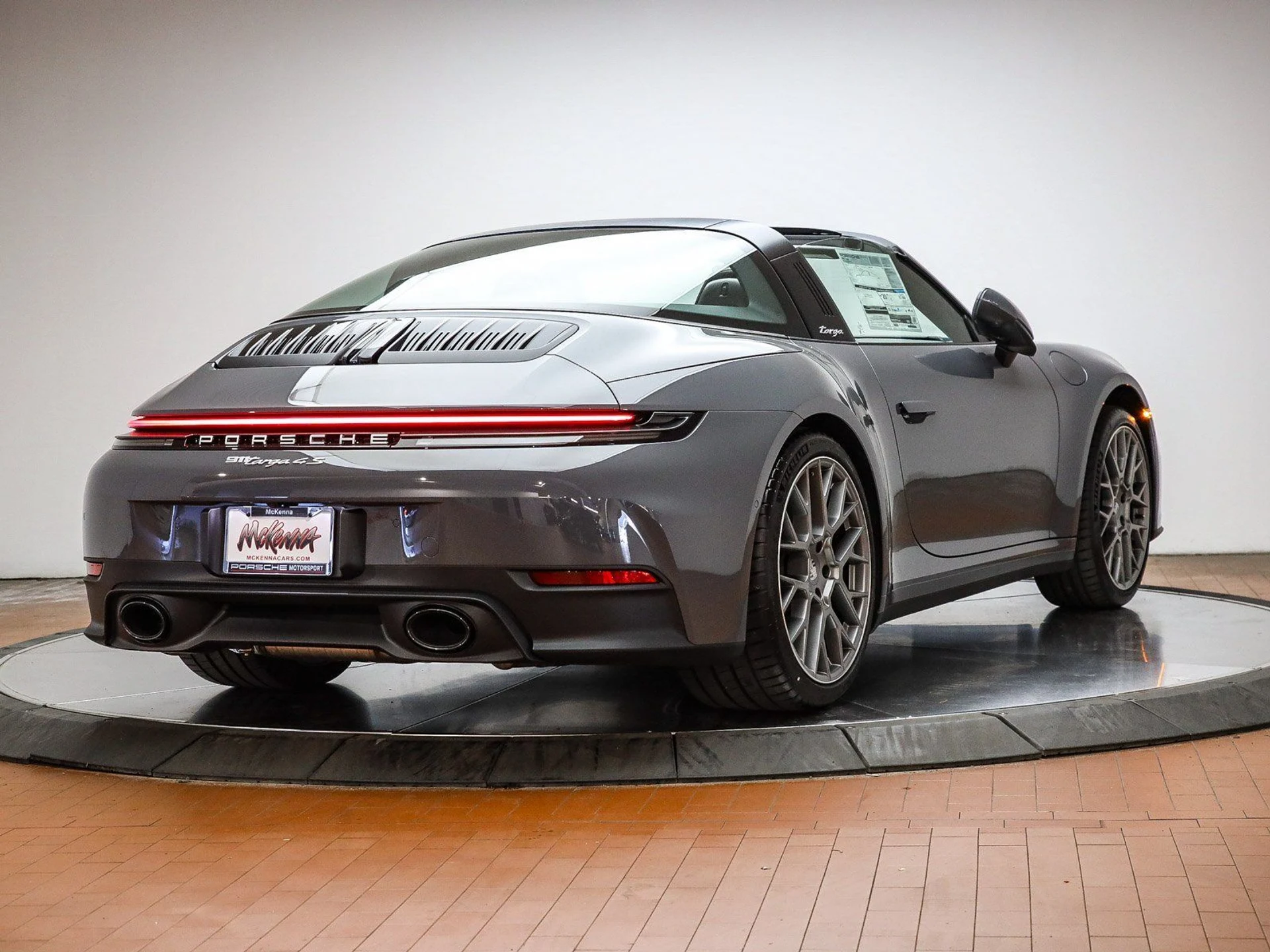 mph005_3724568822_91a2f46e4e4ab1e3252df9f1e74ef39fx_215d6310c3