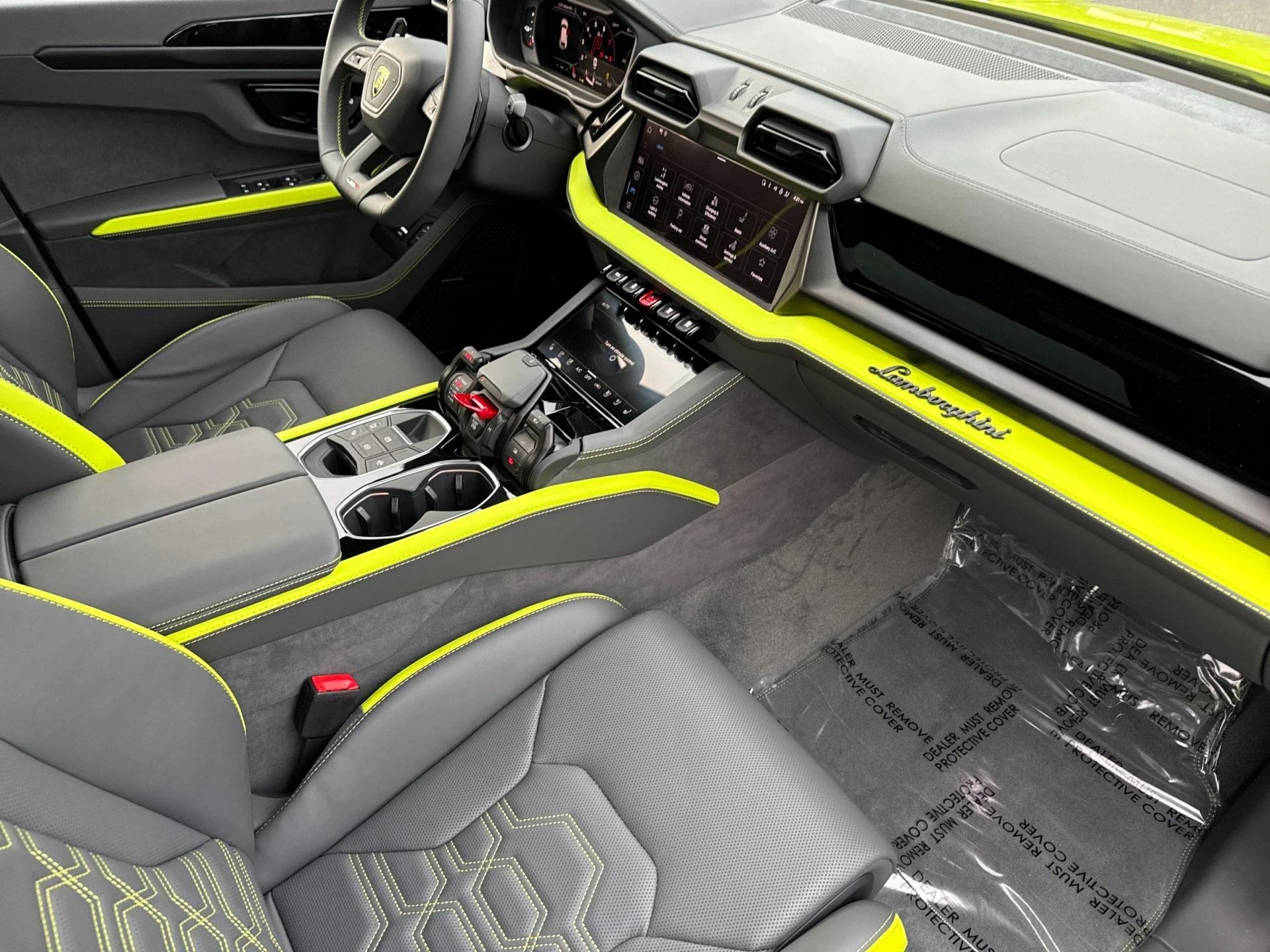 mph005_3730171248_New_2025_Lamborghini_Urus_SE_1770805143_7c46080a0e