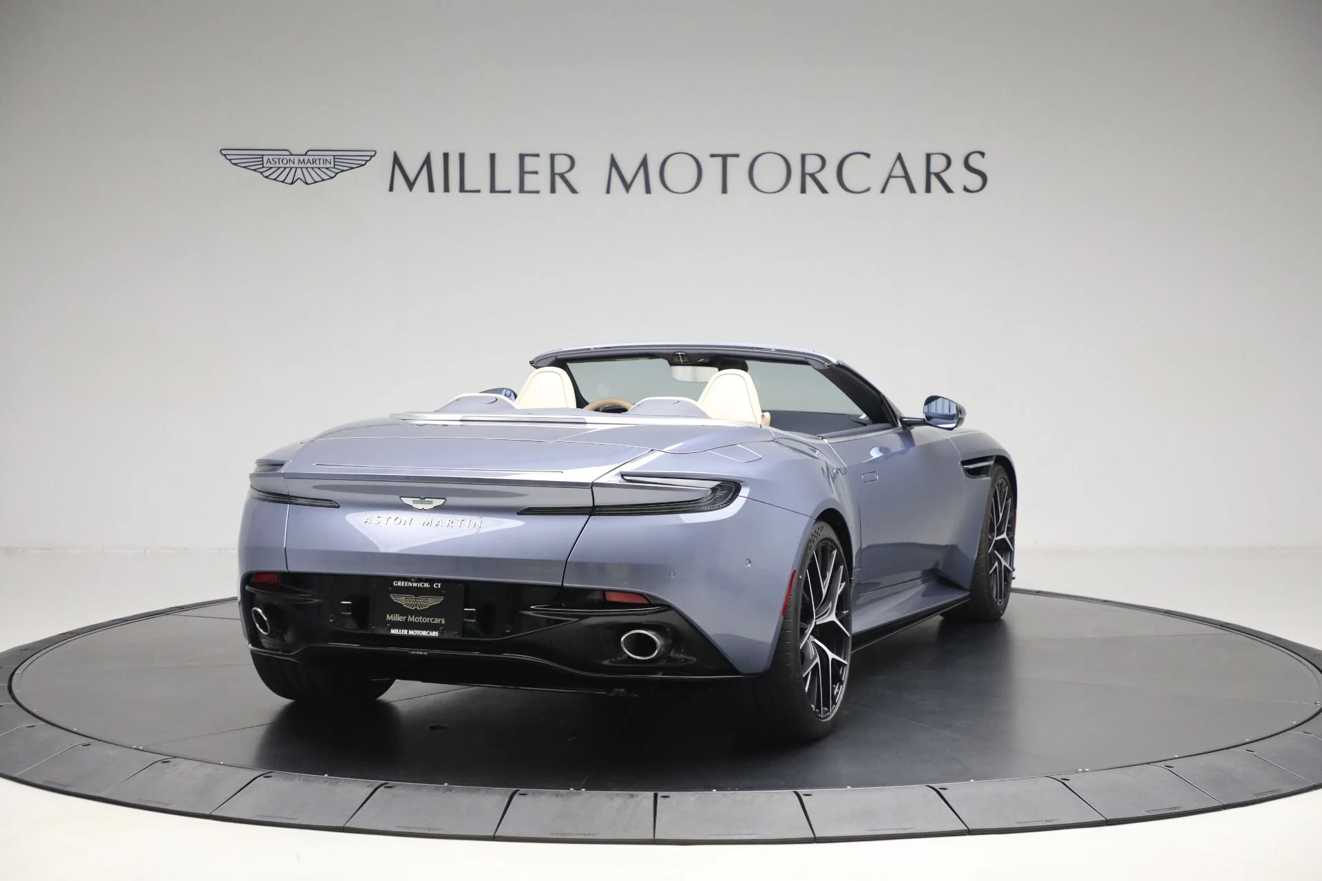mph005_3732832898_New_2025_Aston_Martin_DB_12_Volante_7e4c7bee82
