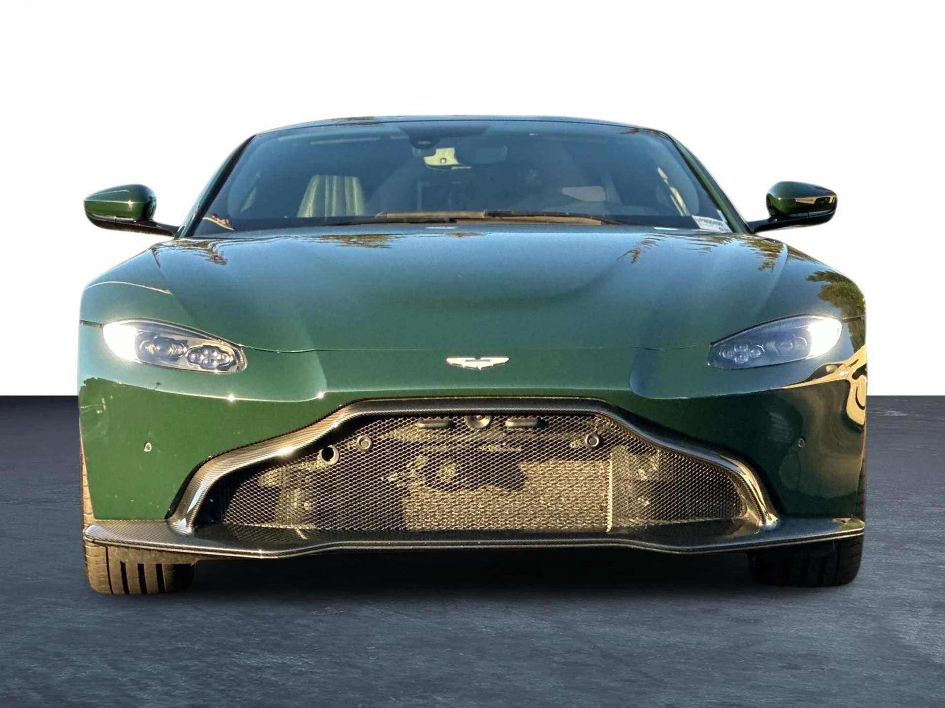 mph005_3738094646_Used_2019_Aston_Martin_Vantage_Timeless_CPO_1762507825_bc01bcfe27