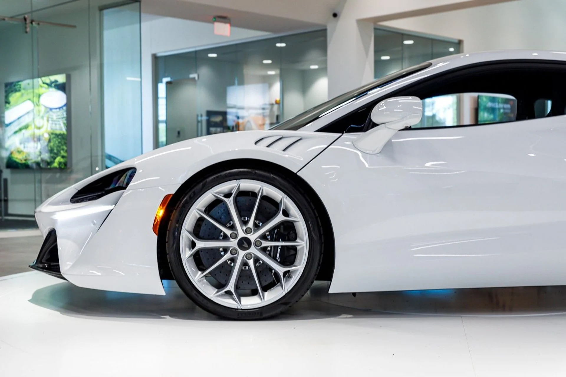 mph005_3746923017_669_p6_l_1cf9ea06b7