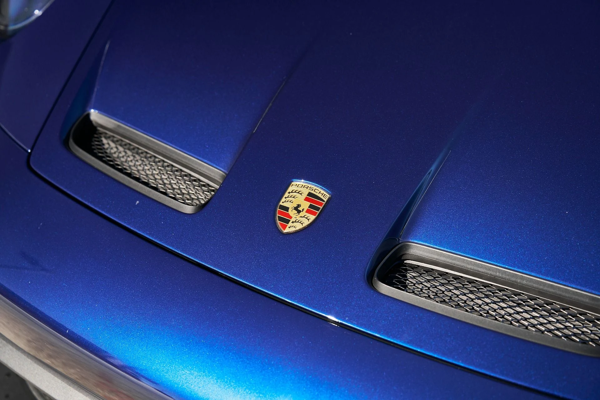 mph005_3754641877_Used_2022_Porsche_911_GT_3_1761959336_1485b30e29