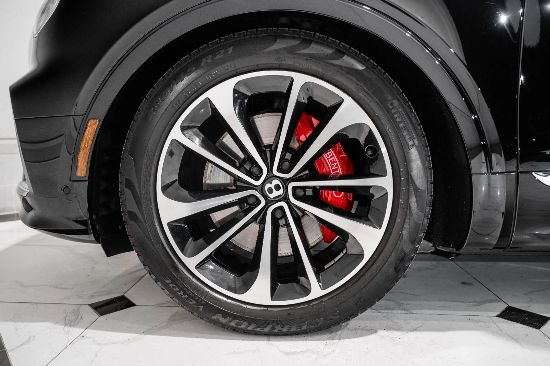 mph005_3754642693_Used_2022_Bentley_Bentayga_V8_1773164215_4c26dff87b