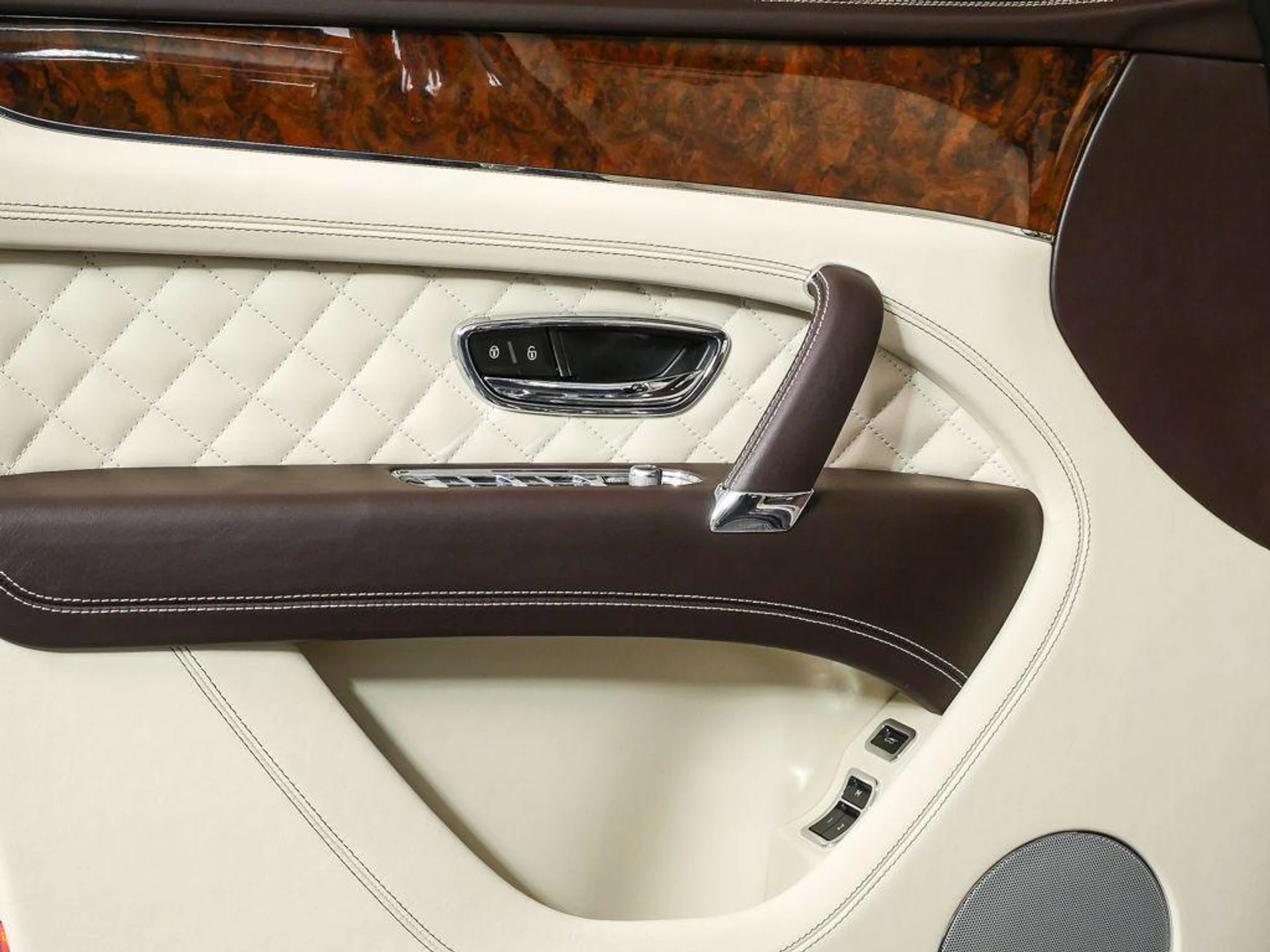 mph005_3769829801_j_QW_Bu_TL_Jo_CC_He_Tb_Fq_Dj21_F_Ty_ELY_72836bdb67