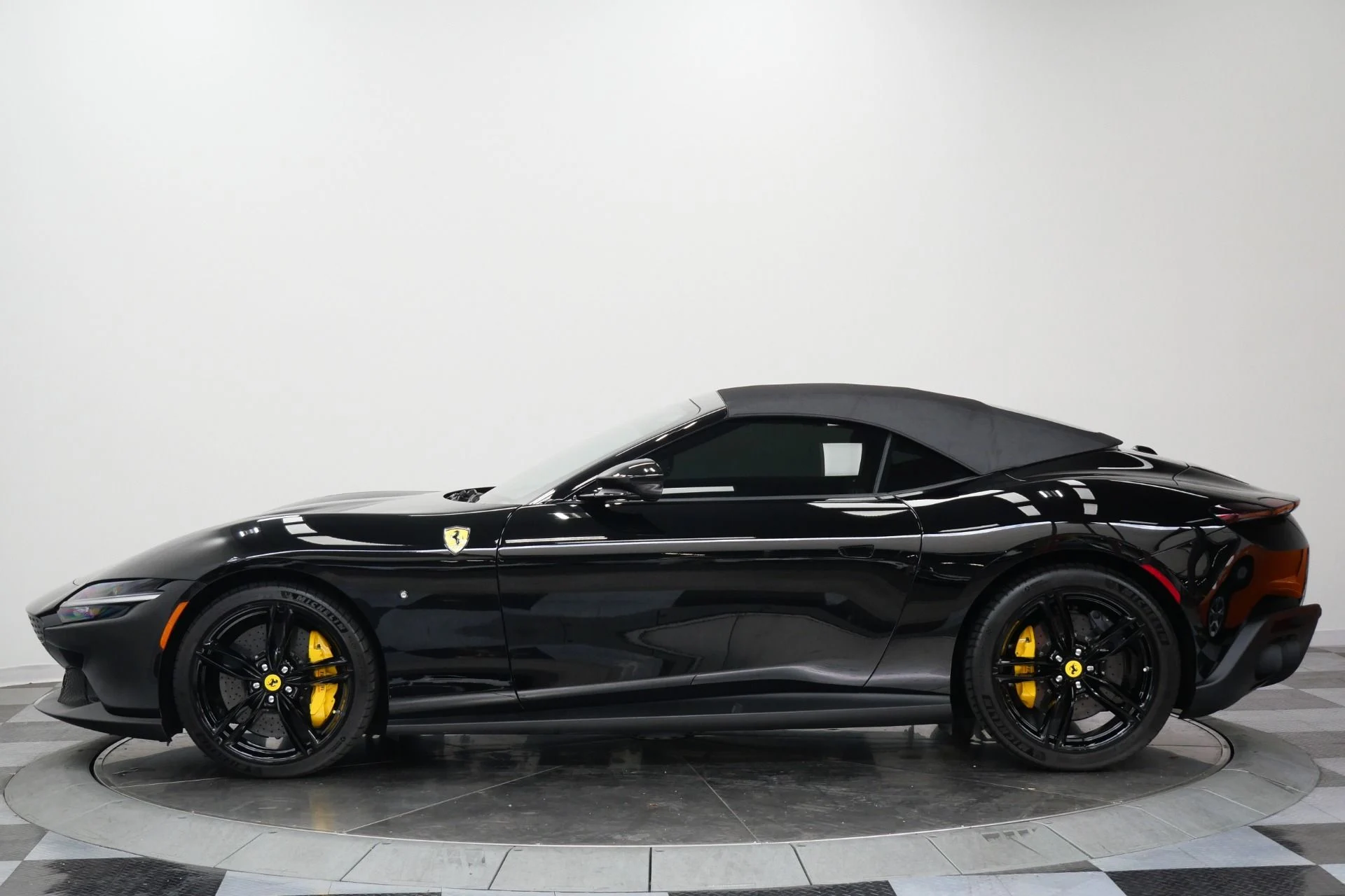 mph005_3772955653_Used_2025_Ferrari_Roma_Spider_Carbon_Fiber_Interior_Trim_Low_Miles_1784064795_2d159deef4