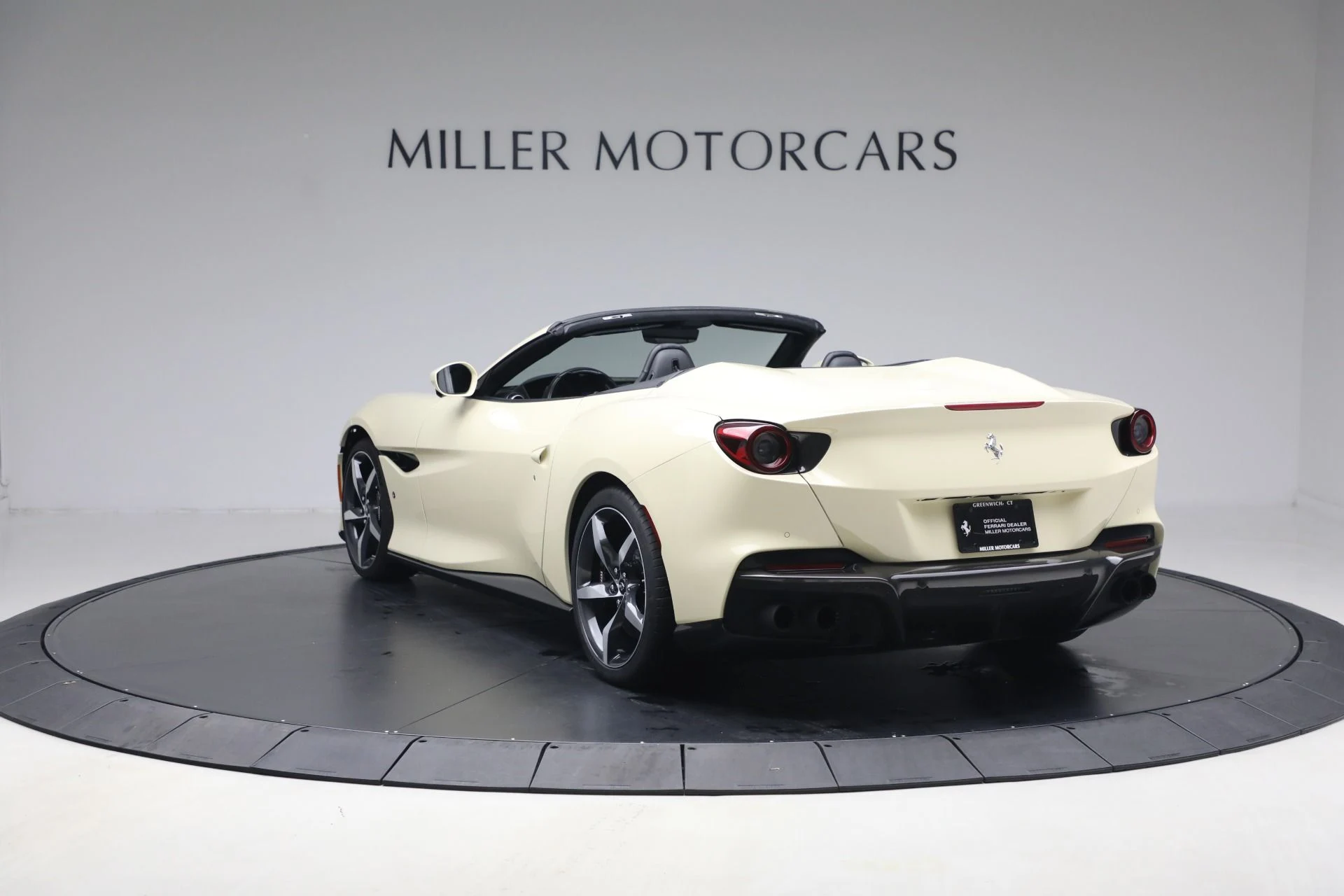 mph005_3776941209_Used_2023_Ferrari_Portofino_M_1767989995_df4f2bf3de