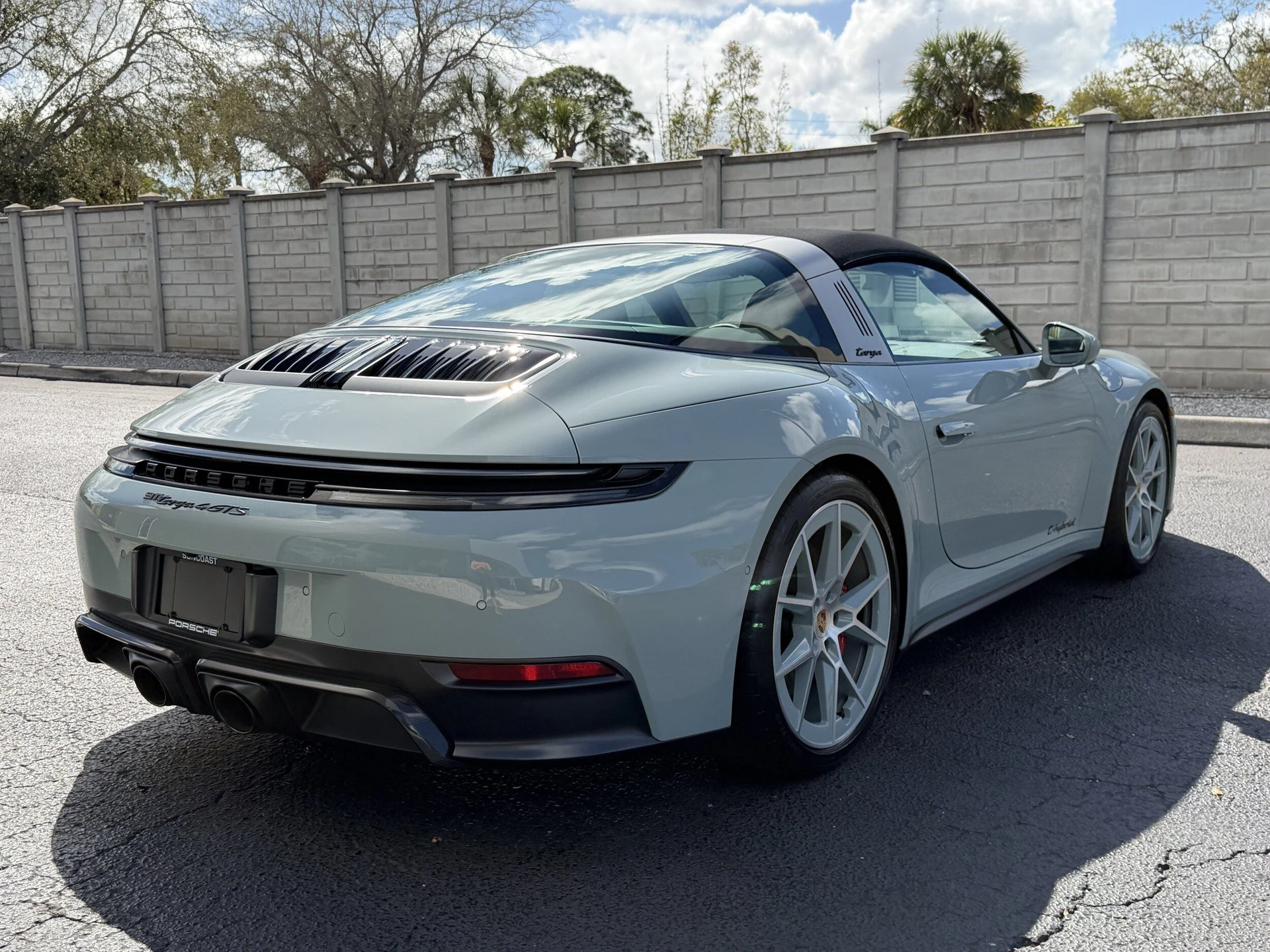 mph005_3786090509_b8bb59a53f48cda86d2cf6b723b25950x_b8541fc54b