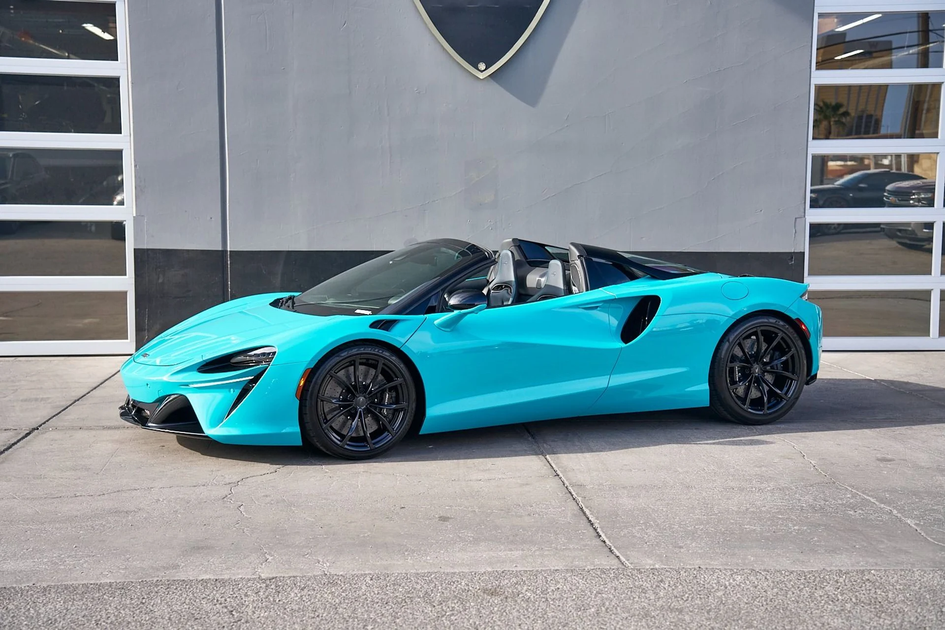 mph005_3787084842_Used_2025_Mc_Laren_Artura_Tech_Lux_1745952984_4e03a4ce71