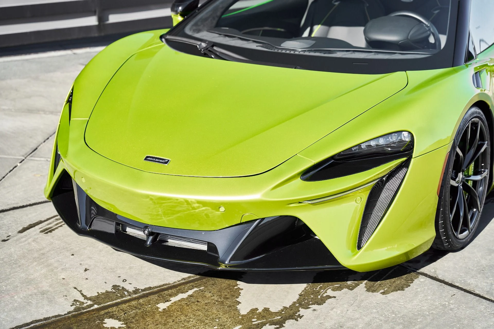 mph005_3793539187_Used_2025_Mc_Laren_Artura_Tech_Lux_1769825804_26e5f2c84a