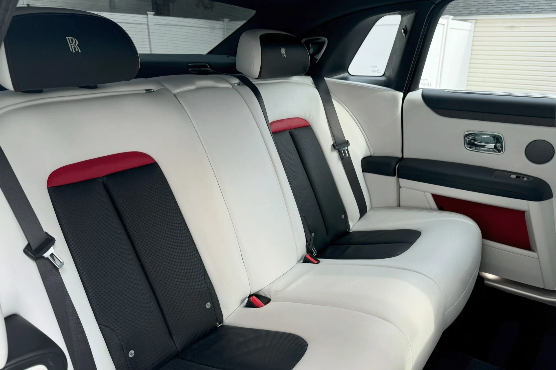 mph005_3798562551_Used_2022_Rolls_Royce_Ghost_1751312167_0996e03d37