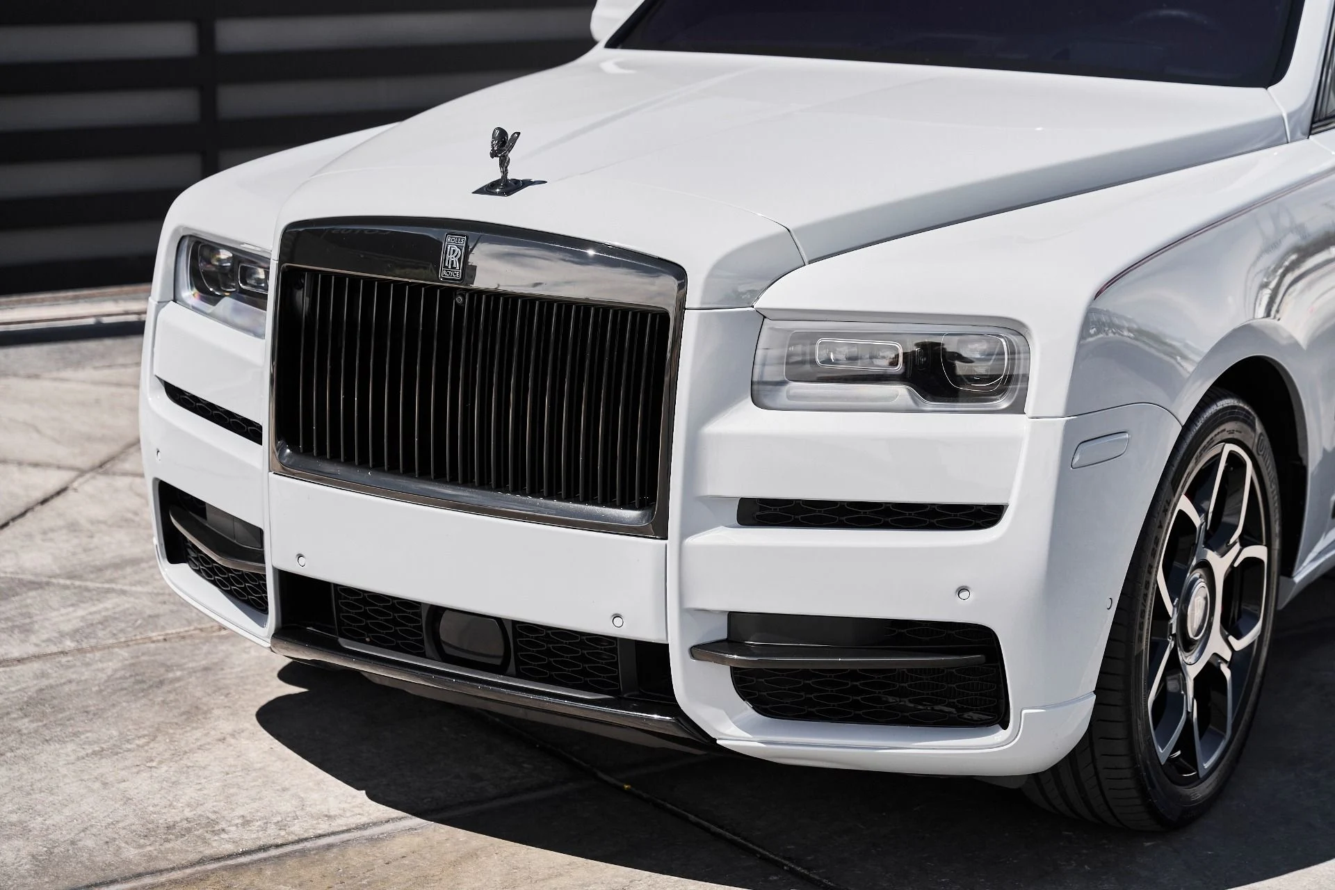 mph005_3803372886_Used_2024_Rolls_Royce_Cullinan_Black_Badge_1775870937_b5d30ff6a3