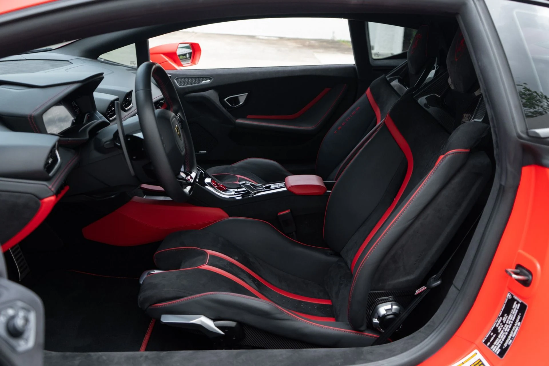 mph005_3804451977_Used_2023_Lamborghini_Huracan_Tecnica_1776704544_6326841056