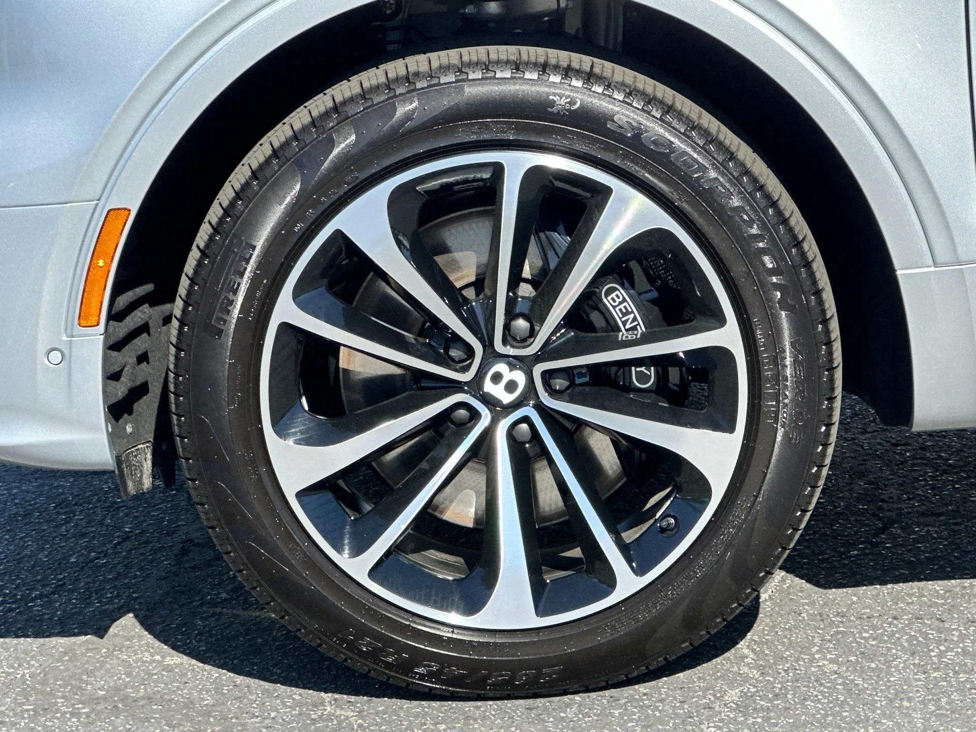 mph005_3805762379_New_2025_Bentley_Bentayga_V8_1755698832_2edd656997