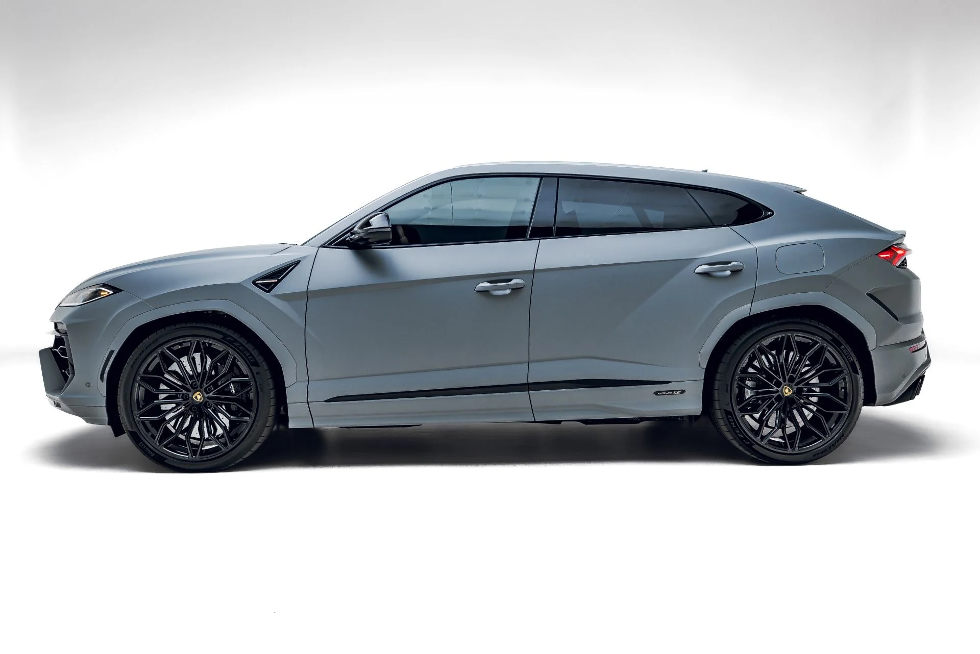 mph005_3812518931_Used_2025_Lamborghini_Urus_SE_1783370041_689f023238