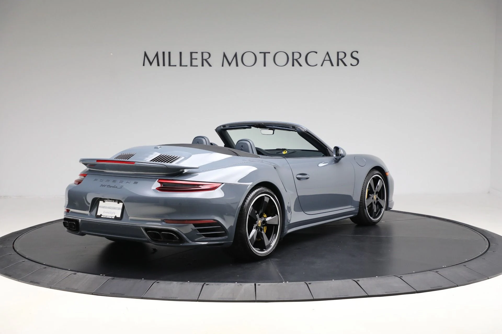 mph005_3815417536_Used_2017_Porsche_911_Turbo_S_1762956100_19a29794f8